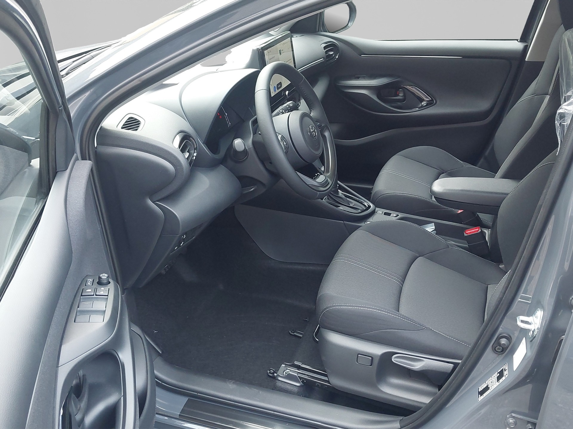 TOYOTA Yaris 1.5 VVT-i HSD Trend-image-8