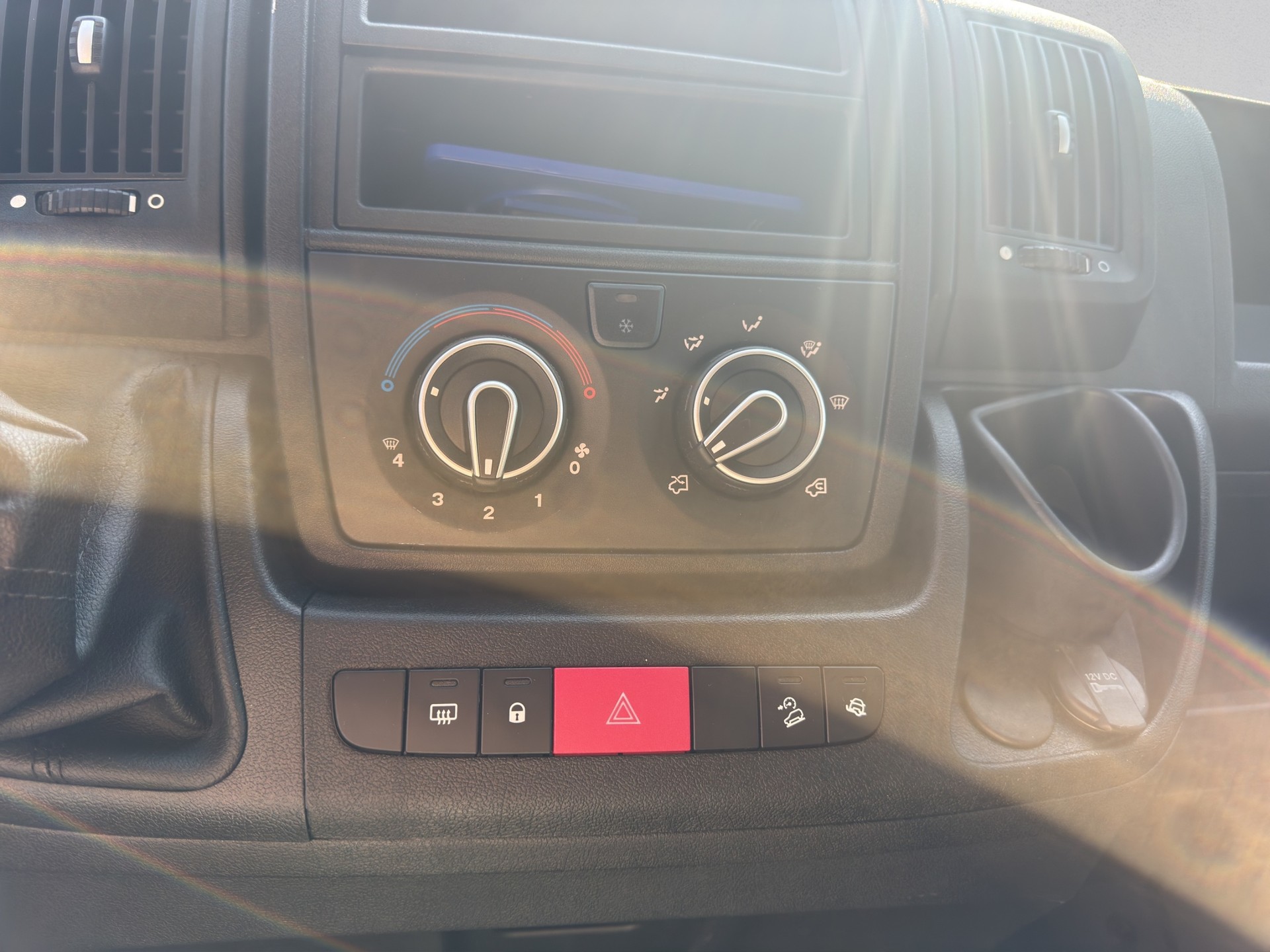 CITROEN Jumper 30 2.0 BlueHDi 130 Confort L2H2-image-13