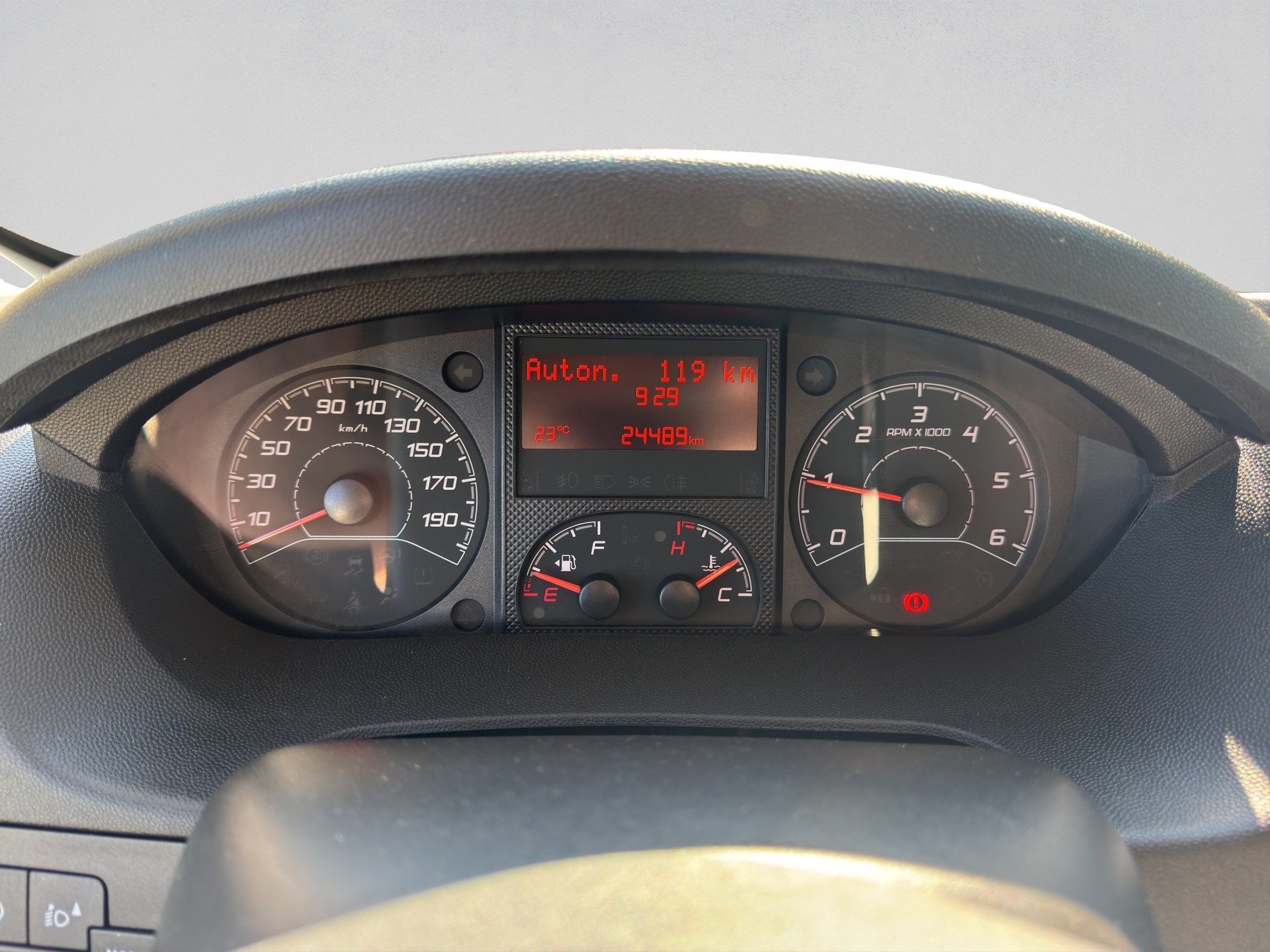 CITROEN Jumper 30 2.0 BlueHDi 130 Confort L2H2-image-10