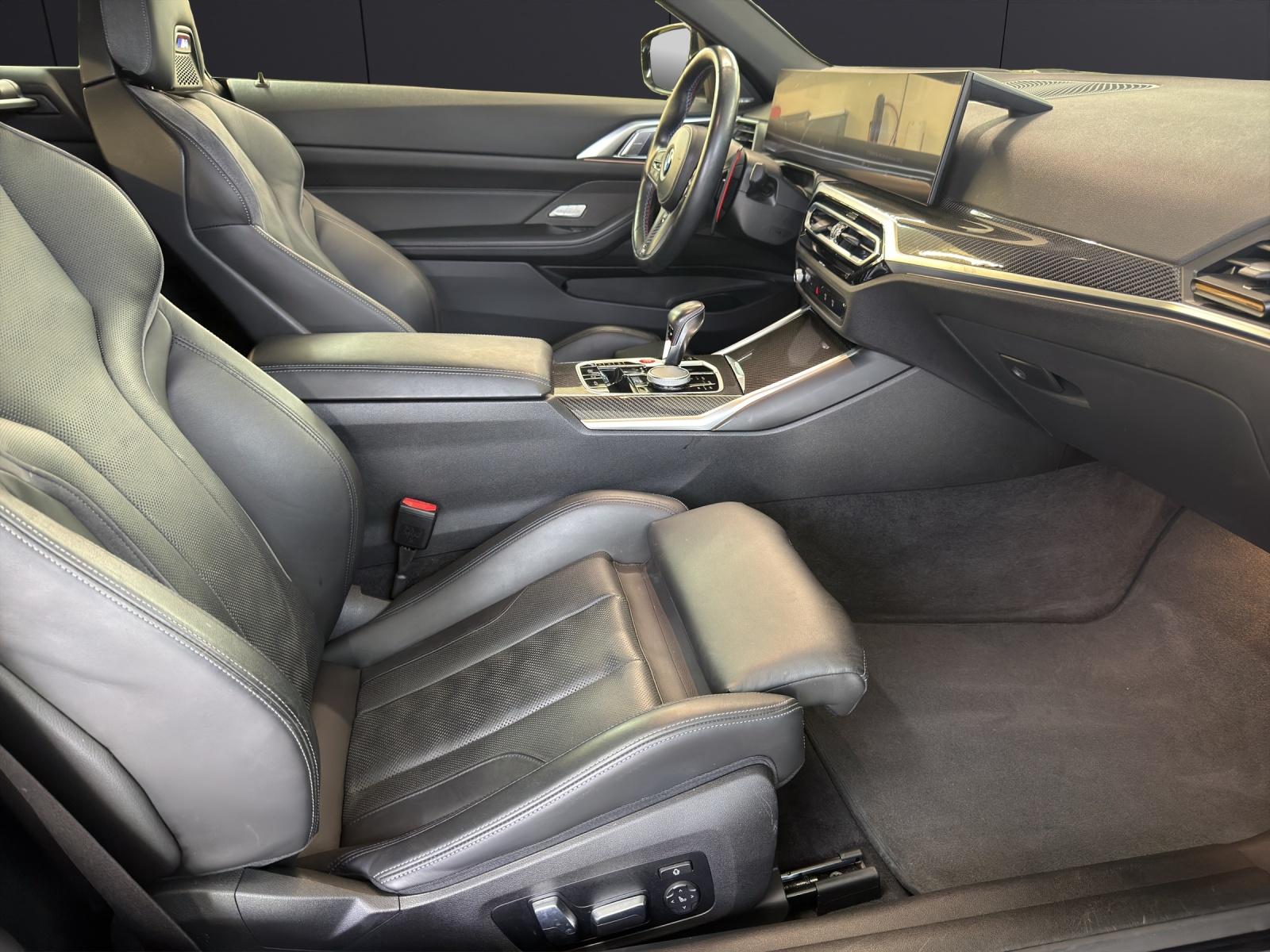 BMW M4 Competition xDrive Cabrio-image-14