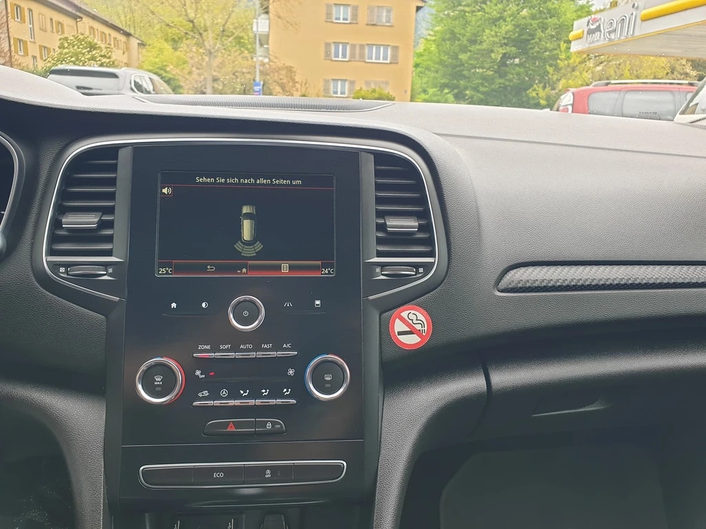 RENAULT Mégane Grandtour 1.5 dCi Business EDC ** Navigationssystem ** Tempomat ** Klimaautomat ** Frisch Ab MFK & Service **-image-8