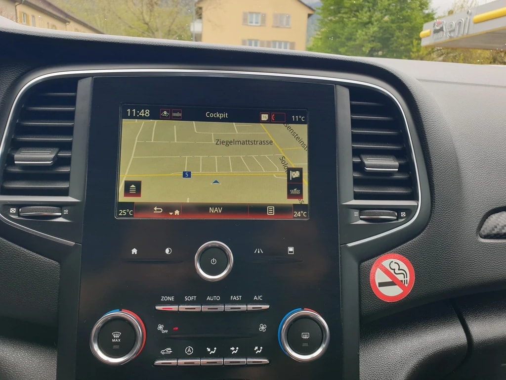 RENAULT Mégane Grandtour 1.5 dCi Business EDC ** Navigationssystem ** Tempomat ** Klimaautomat ** Frisch Ab MFK & Service **-image-7