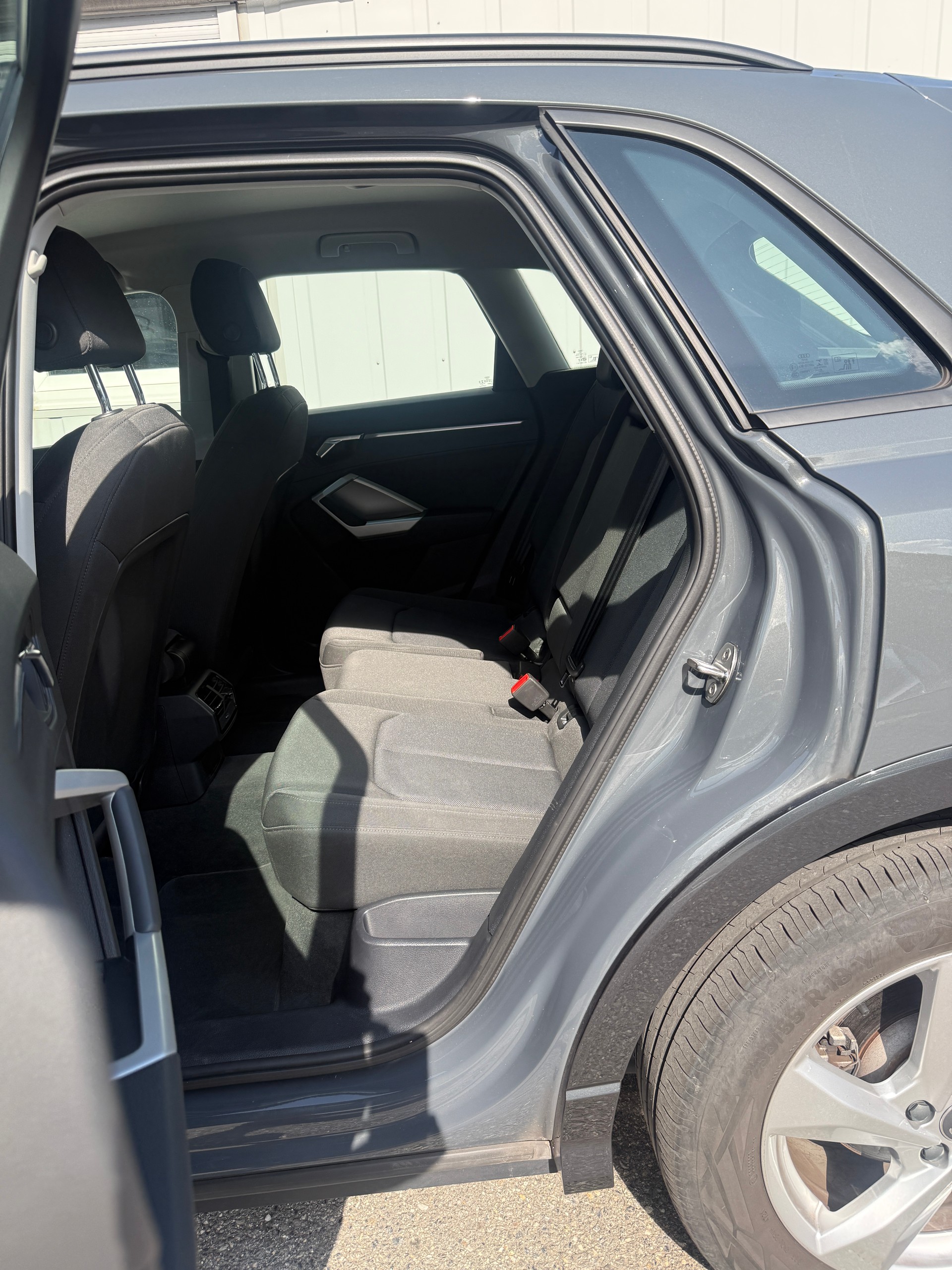 AUDI Q3 40 TDI advanced quattro S-tronic-image-12
