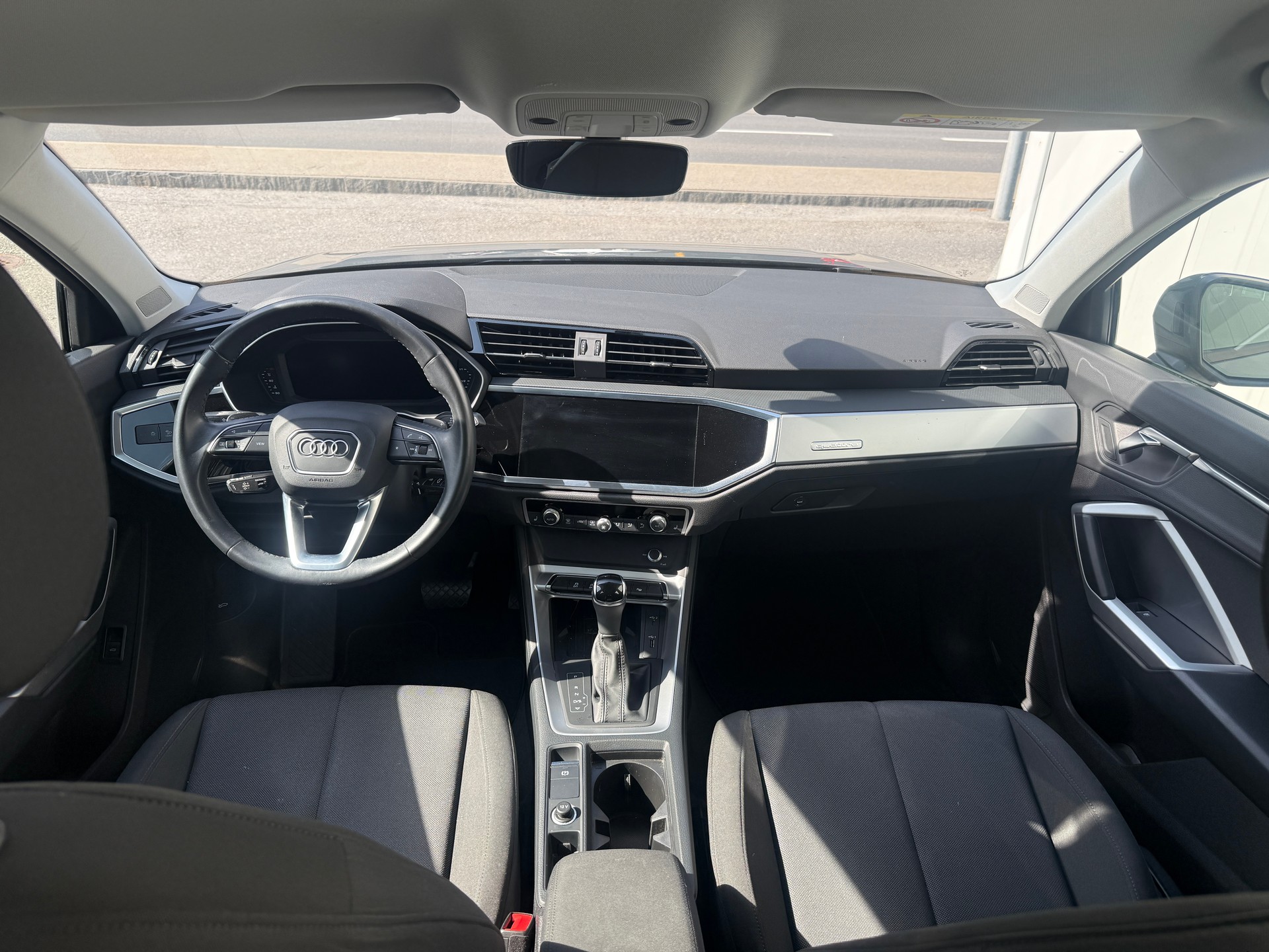AUDI Q3 40 TDI advanced quattro S-tronic-image-15