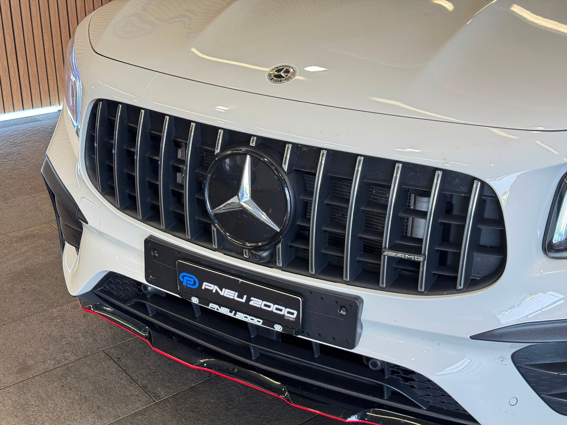 MERCEDES-BENZ GLB 35 AMG 4 MATIC 8G-Tronic-image-3