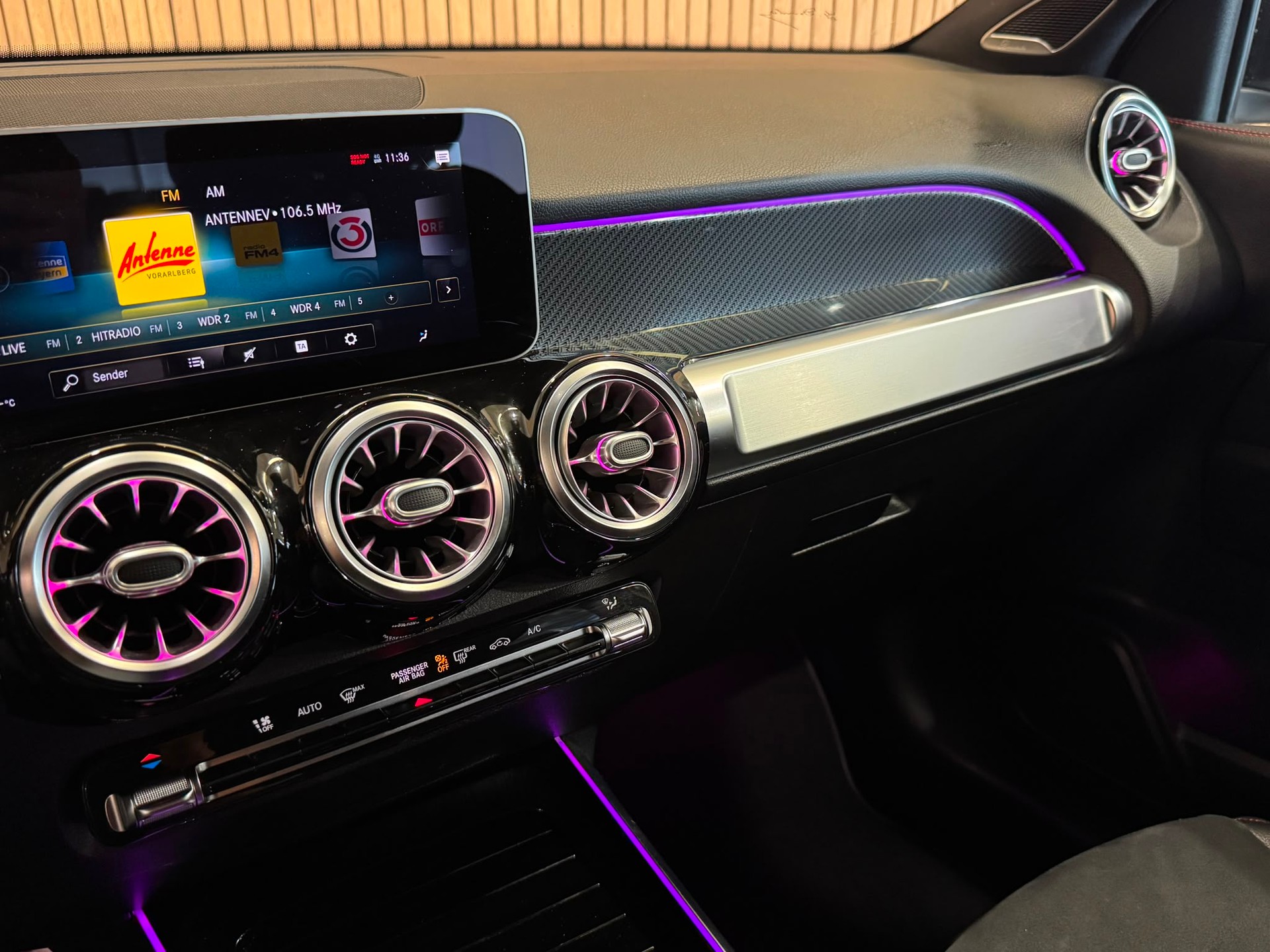 MERCEDES-BENZ GLB 35 AMG 4 MATIC 8G-Tronic-image-12