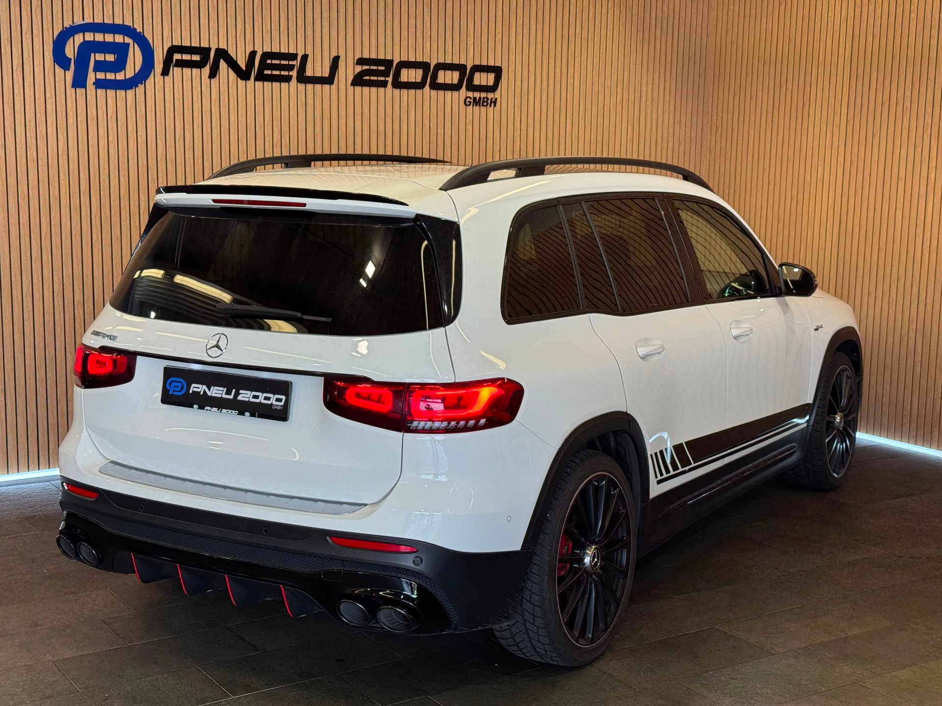 MERCEDES-BENZ GLB 35 AMG 4 MATIC 8G-Tronic-image-6