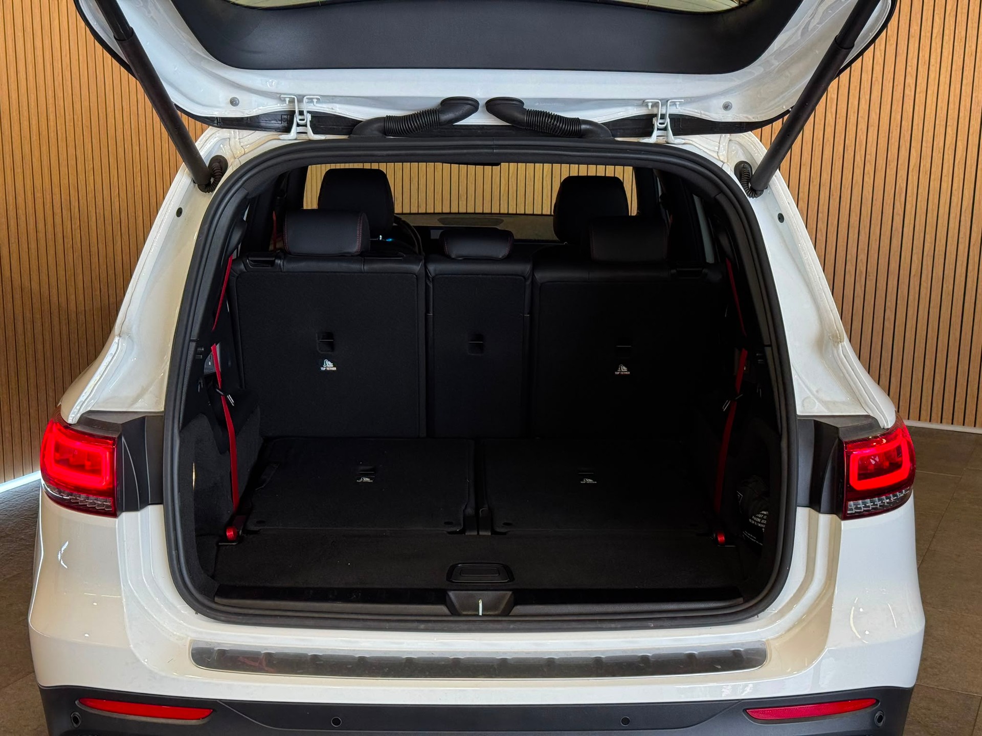MERCEDES-BENZ GLB 35 AMG 4 MATIC 8G-Tronic-image-7