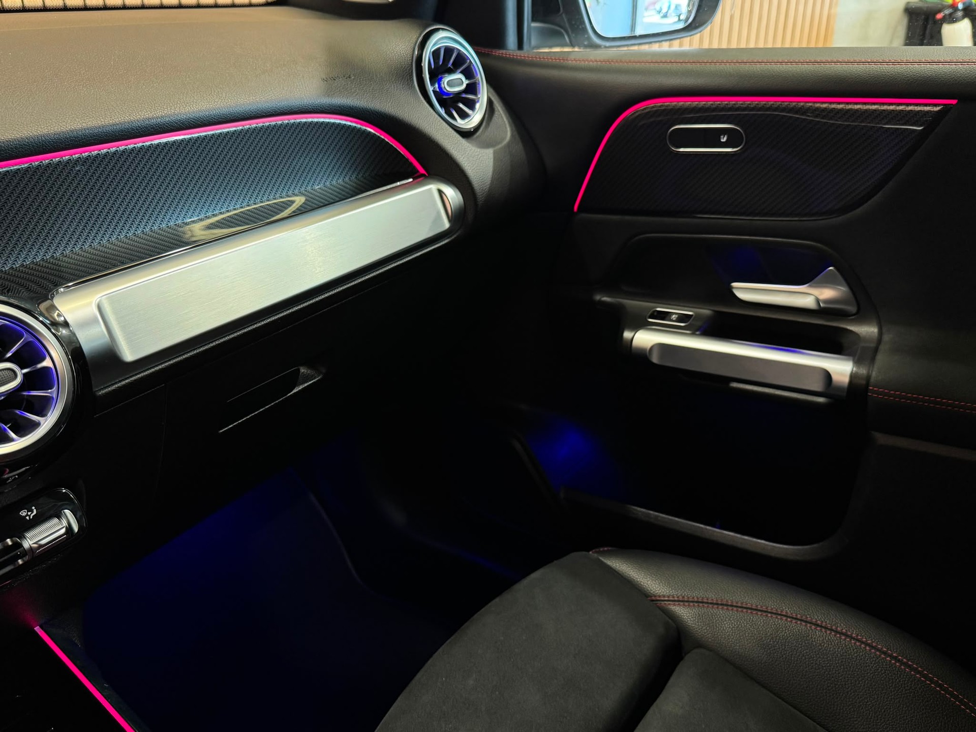 MERCEDES-BENZ GLB 35 AMG 4 MATIC 8G-Tronic-image-11