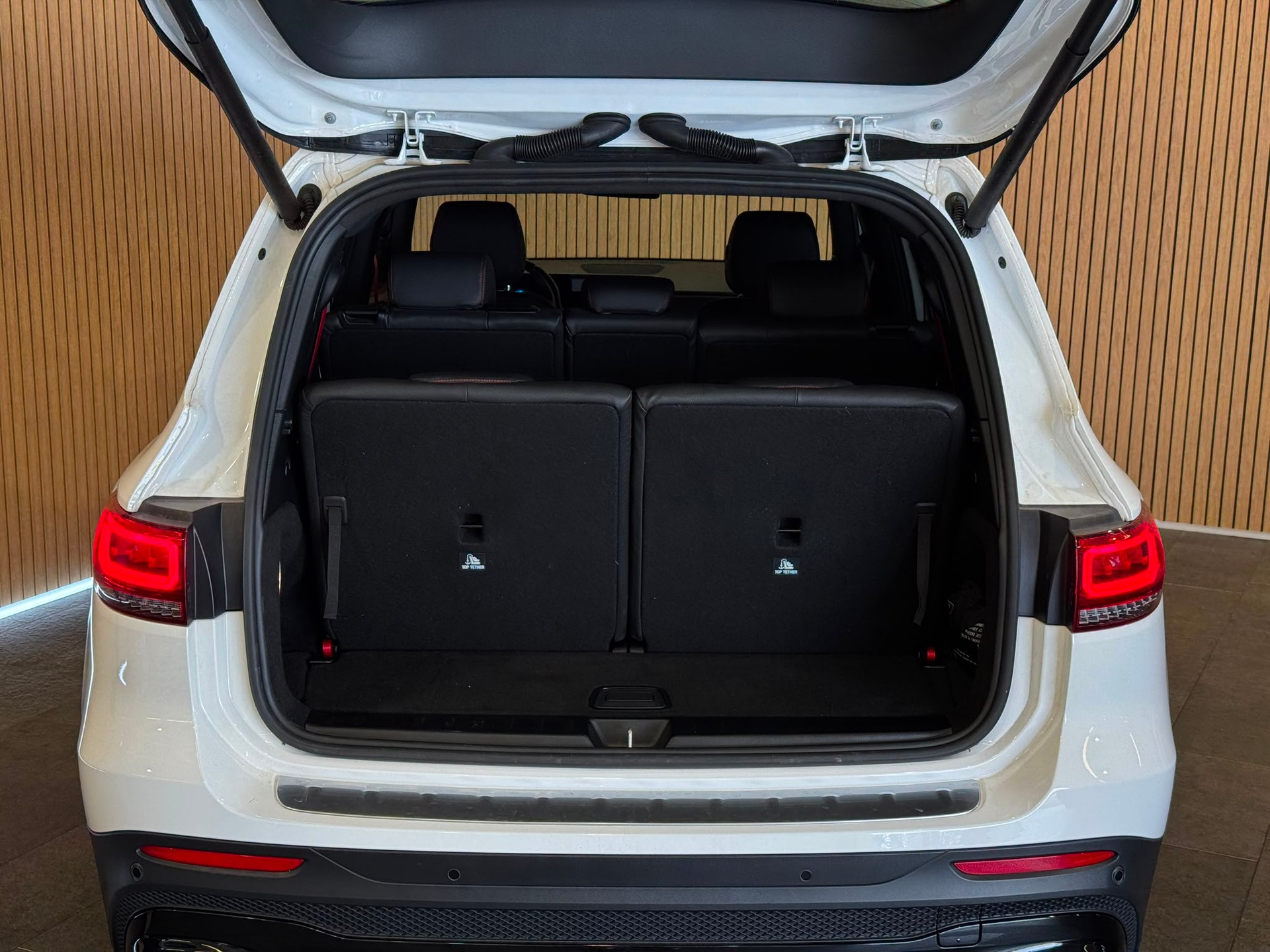 MERCEDES-BENZ GLB 35 AMG 4 MATIC 8G-Tronic-image-10