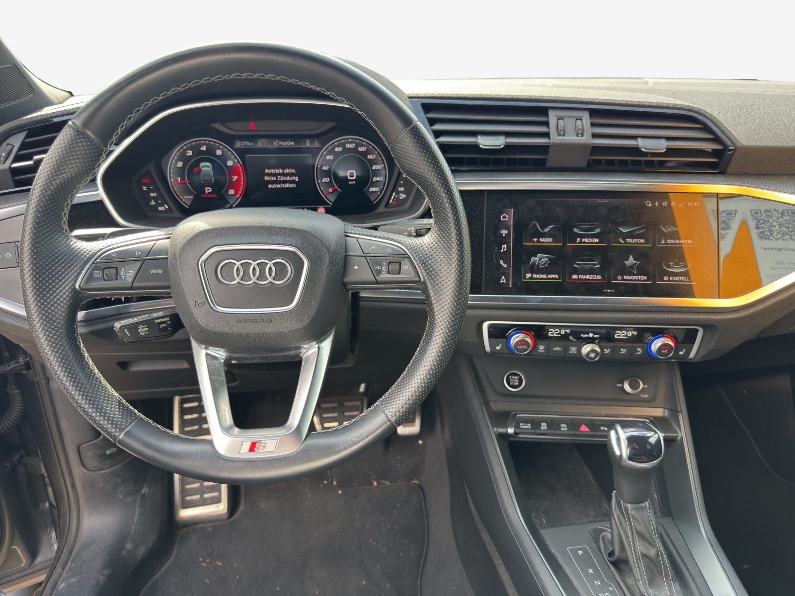 AUDI Q3 Sportback 40 TFSI S line quattro S-tronic-image-8