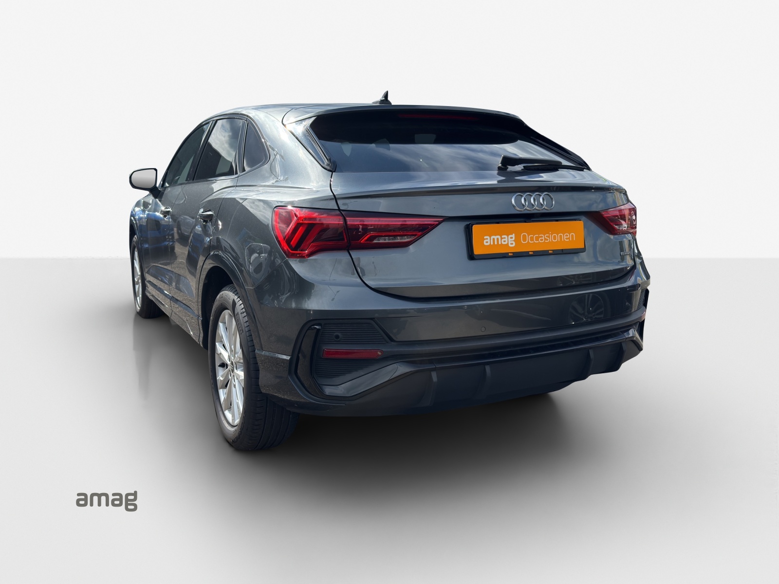 AUDI Q3 Sportback 40 TFSI S line quattro S-tronic-image-2