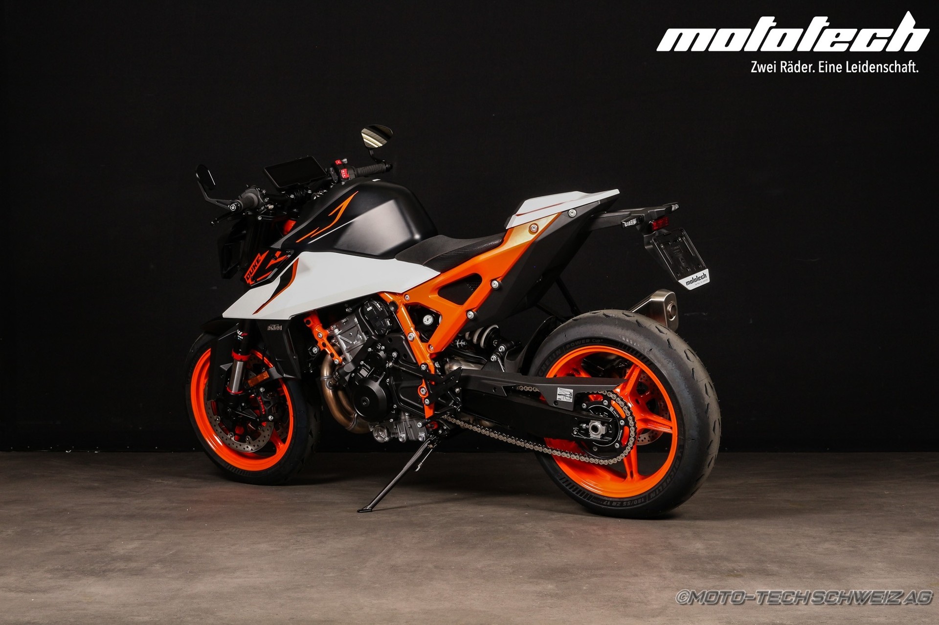 KTM 990 Duke R-showroom-element-2