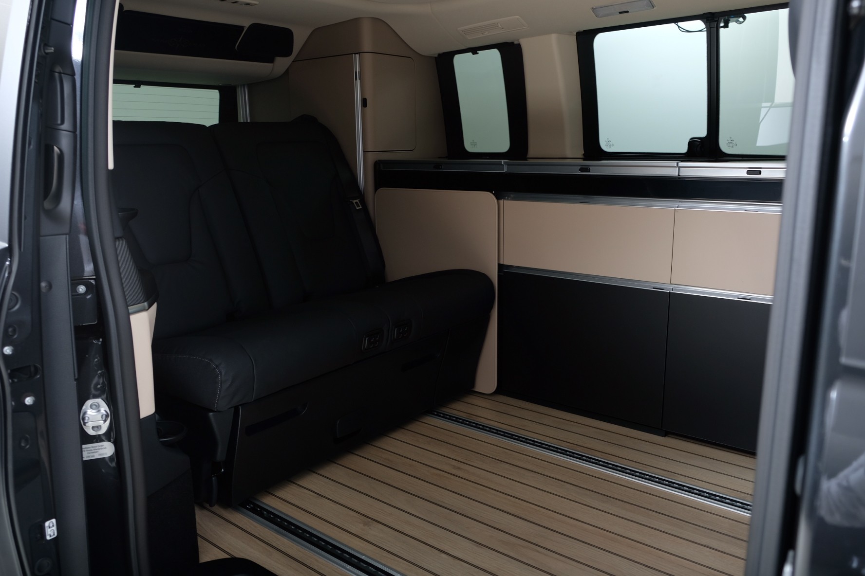 MERCEDES-BENZ Marco Polo 300 d 4M Automat-image-15