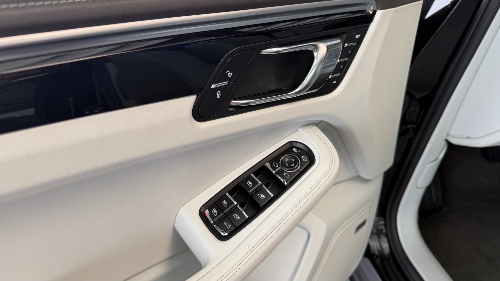 PORSCHE Macan 3.0 V6 S-image-11