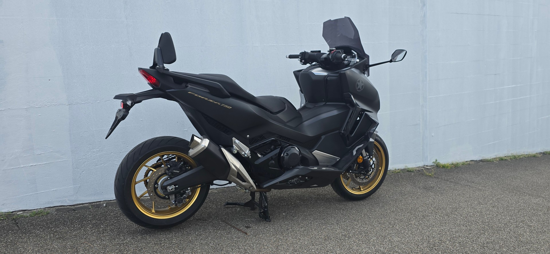 HONDA NSS 750-showroom-element-1