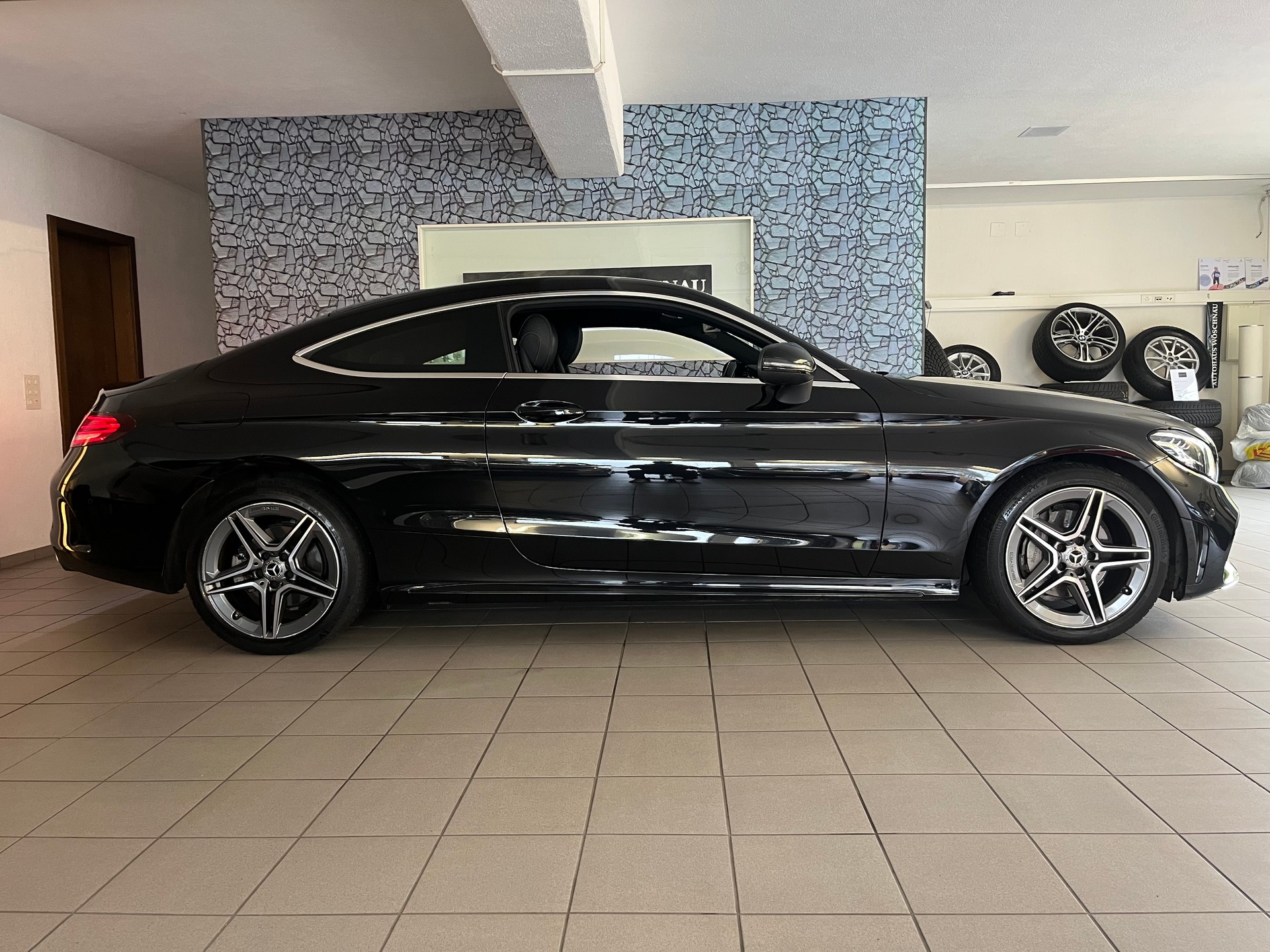 MERCEDES-BENZ C 180 AMG Line Coupé-image-1