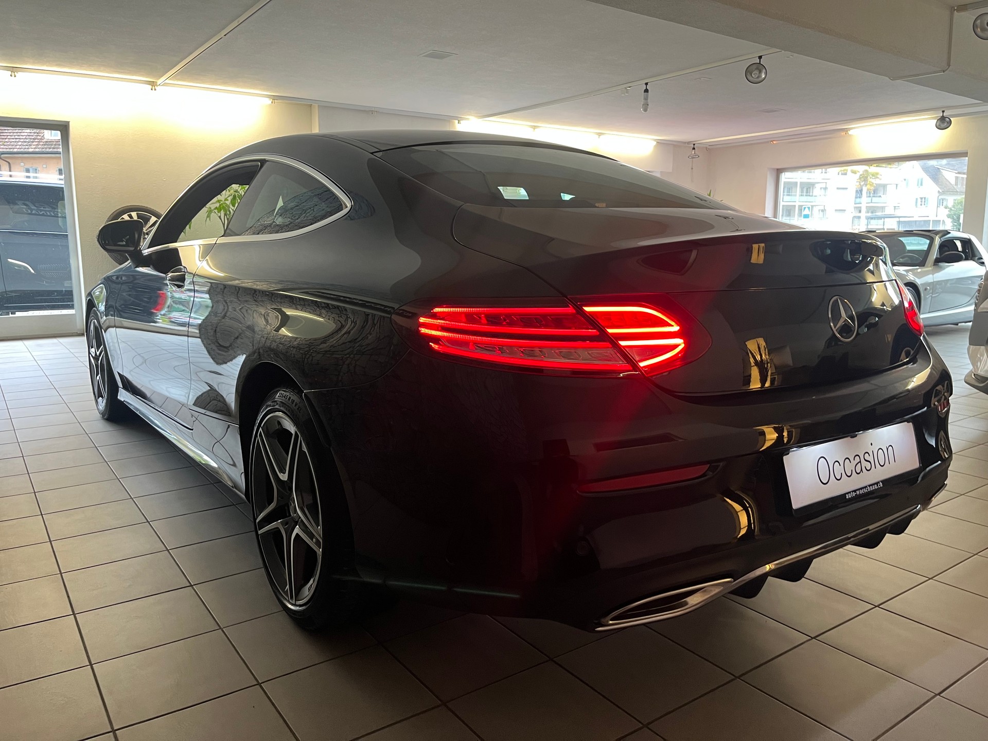 MERCEDES-BENZ C 180 AMG Line Coupé-image-3
