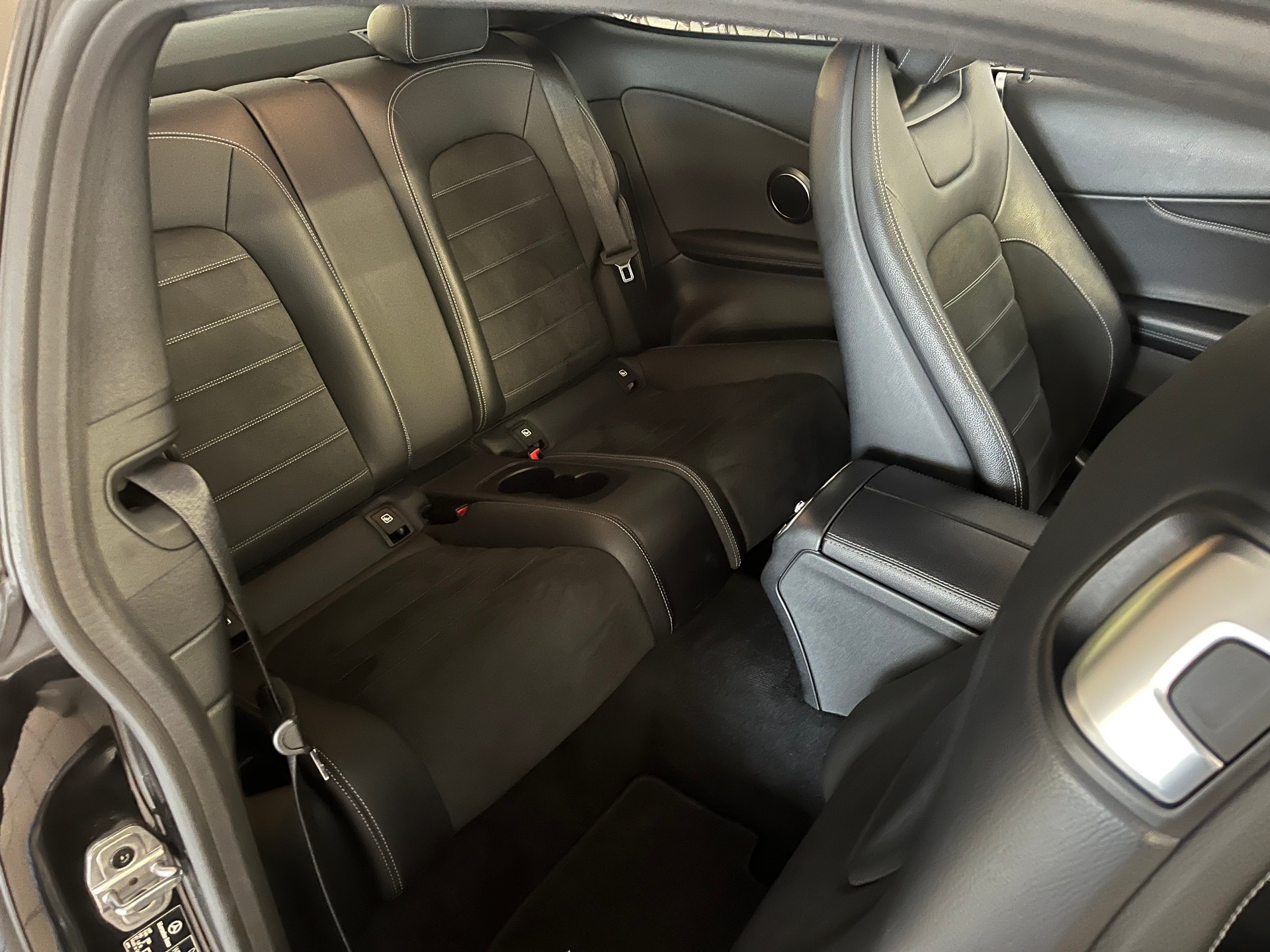 MERCEDES-BENZ C 180 AMG Line Coupé-image-7