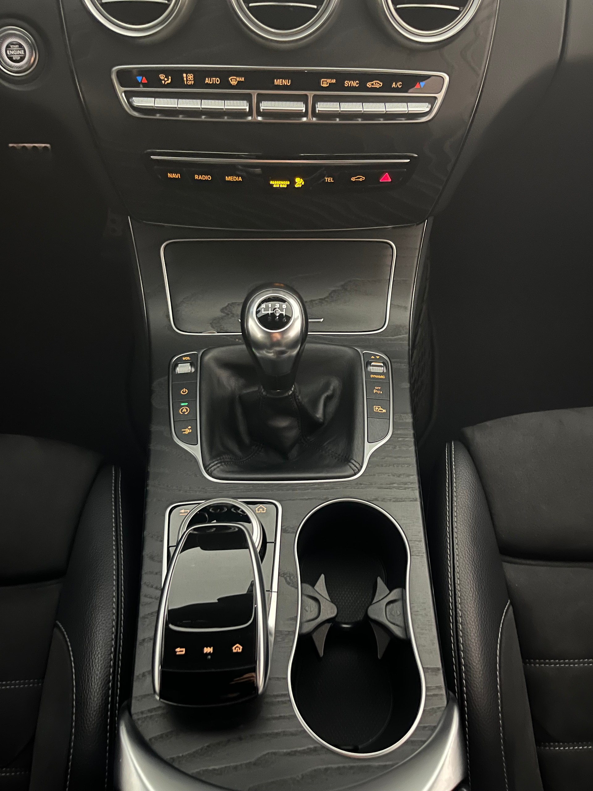 MERCEDES-BENZ C 180 AMG Line Coupé-image-11