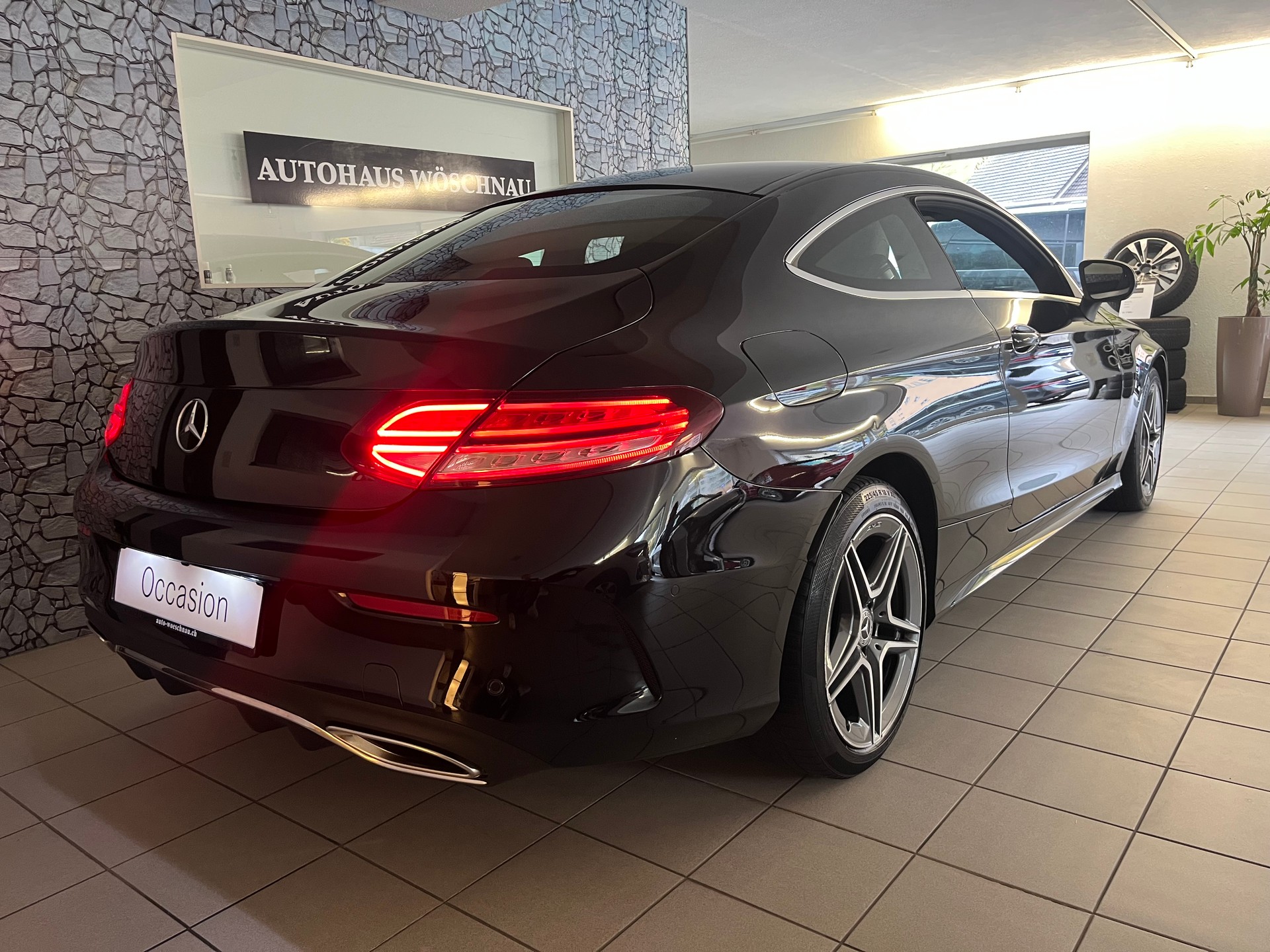 MERCEDES-BENZ C 180 AMG Line Coupé-image-2