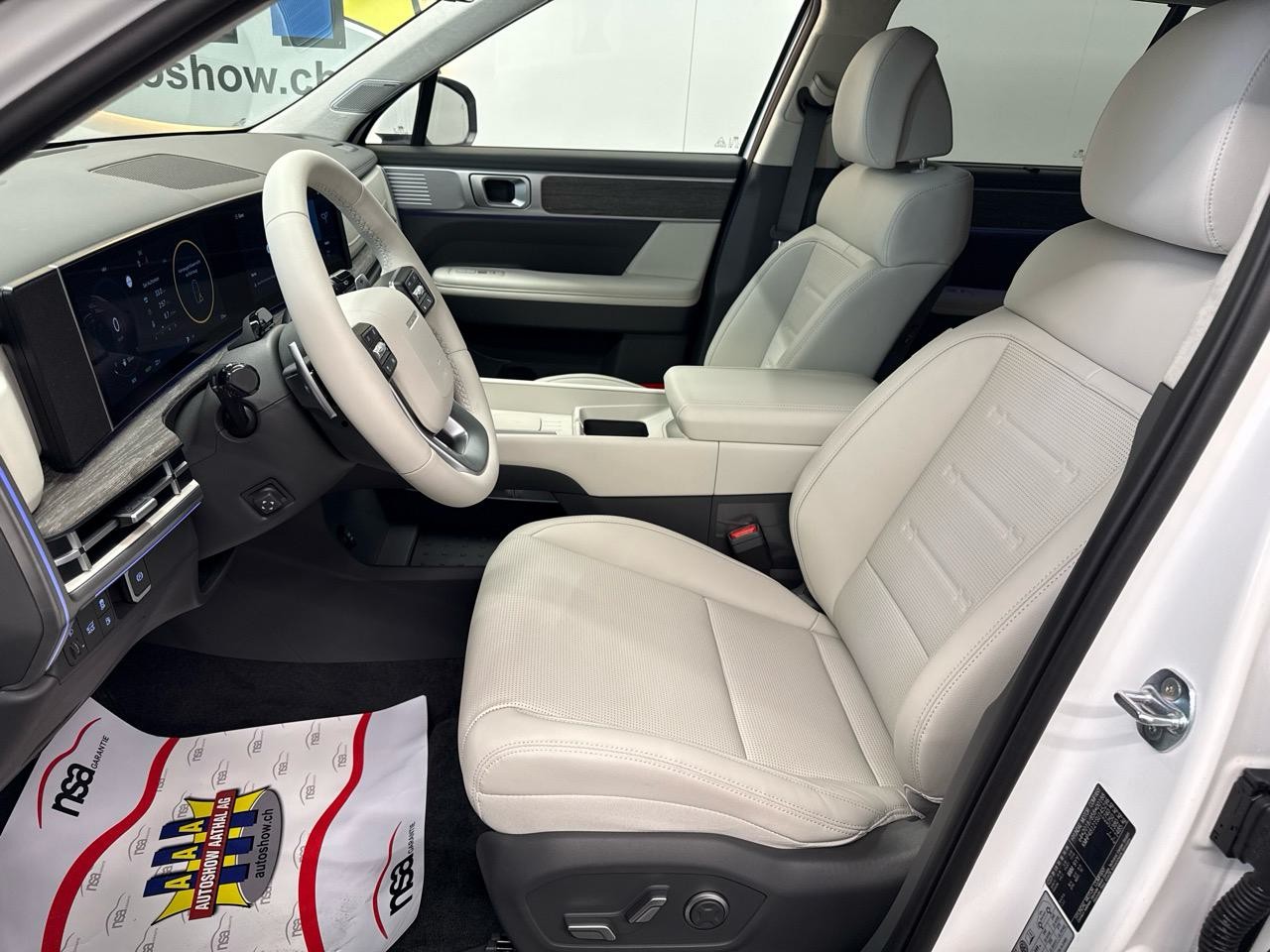 HYUNDAI Santa Fe 1.6 T-GDi PHEV Calligraphy 4WD Automatic-image-3