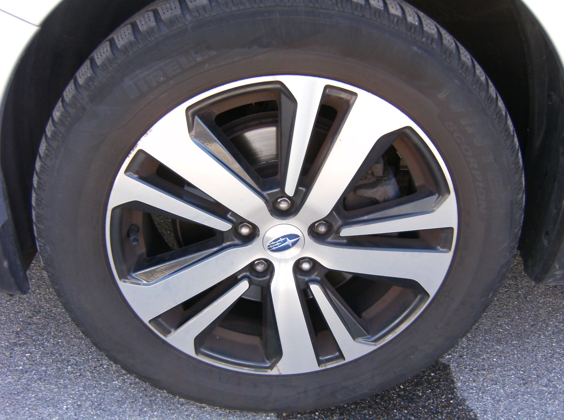 SUBARU Outback 2.5i Luxury AWD Lineartronic-image-13