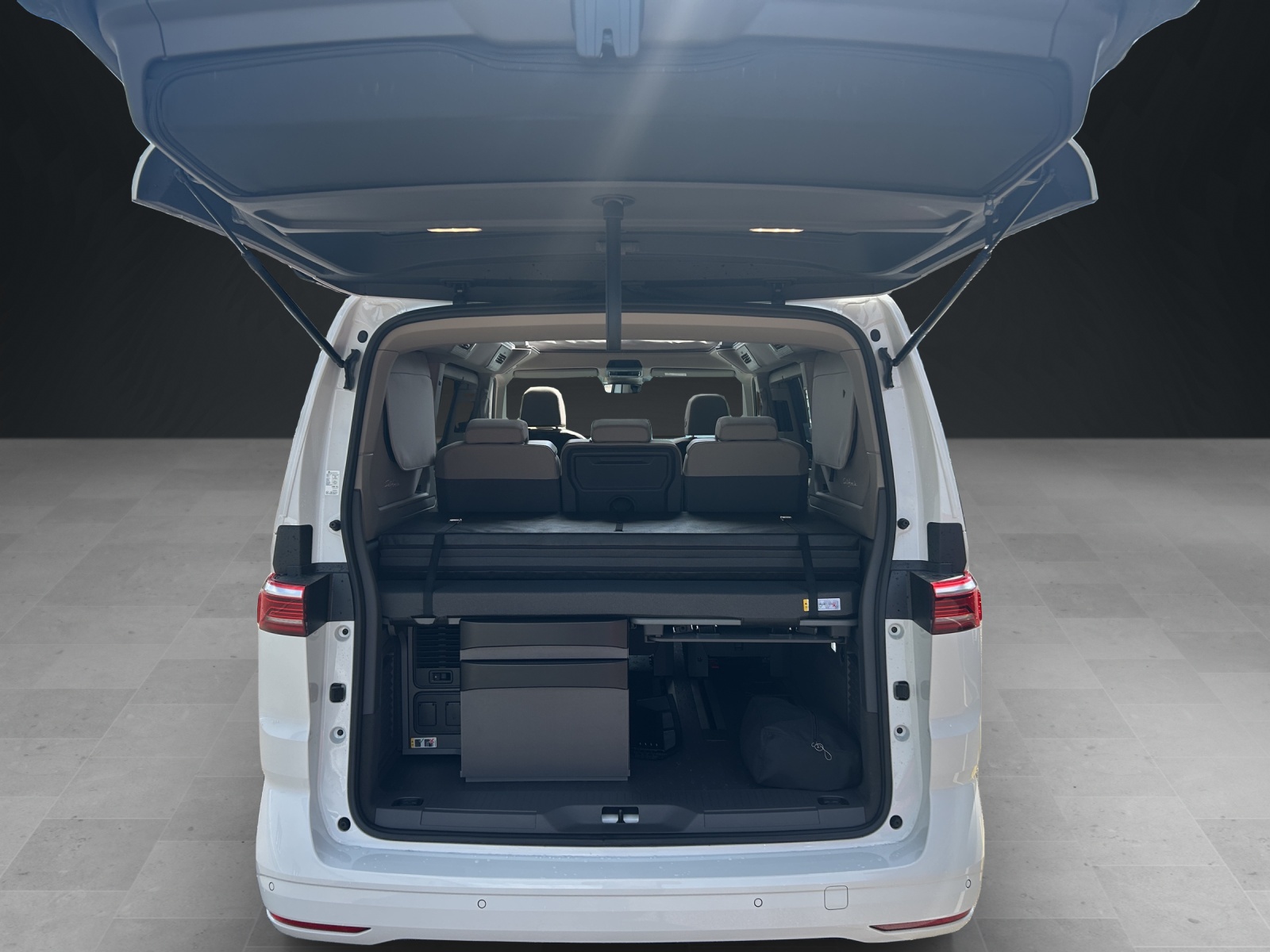 VW California 2.0 TDI Beach Camper-image-9