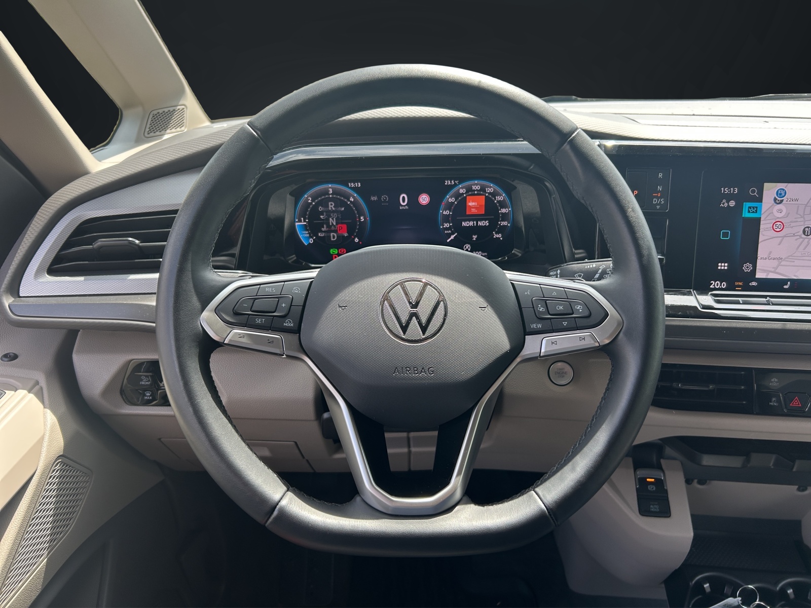 VW California 2.0 TDI Beach Camper-image-15