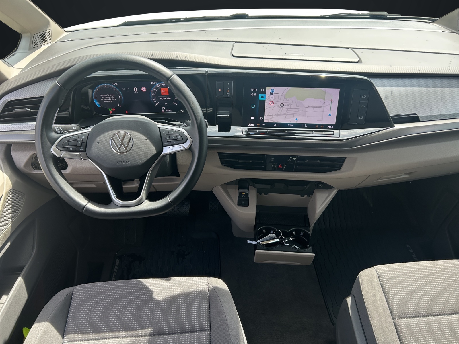 VW California 2.0 TDI Beach Camper-image-12