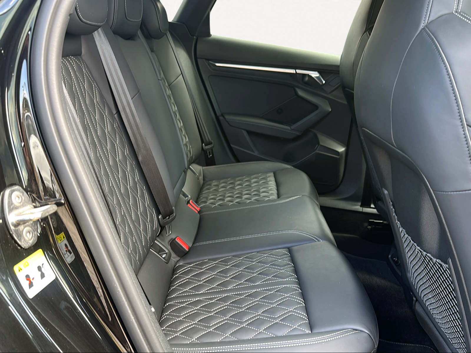 AUDI S3 Limousine 2.0 TFSI quattro S-tronic-image-7