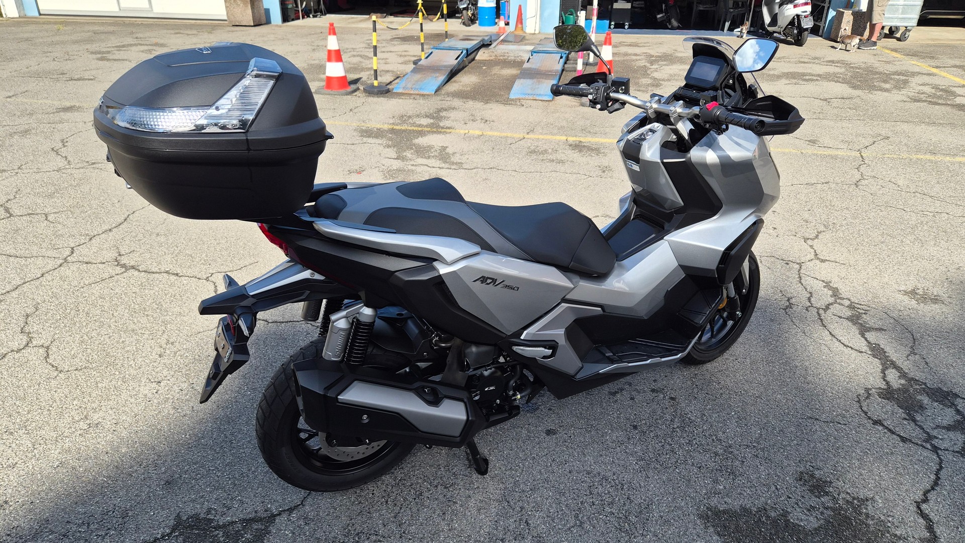 HONDA ADV 350-image-8