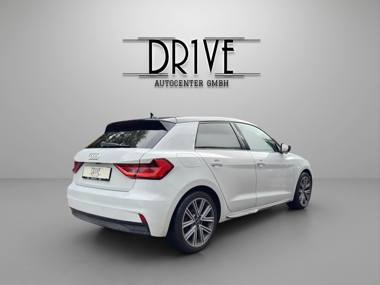 AUDI A1 Sportback 30 TFSI Attraction S-tronic-image-4