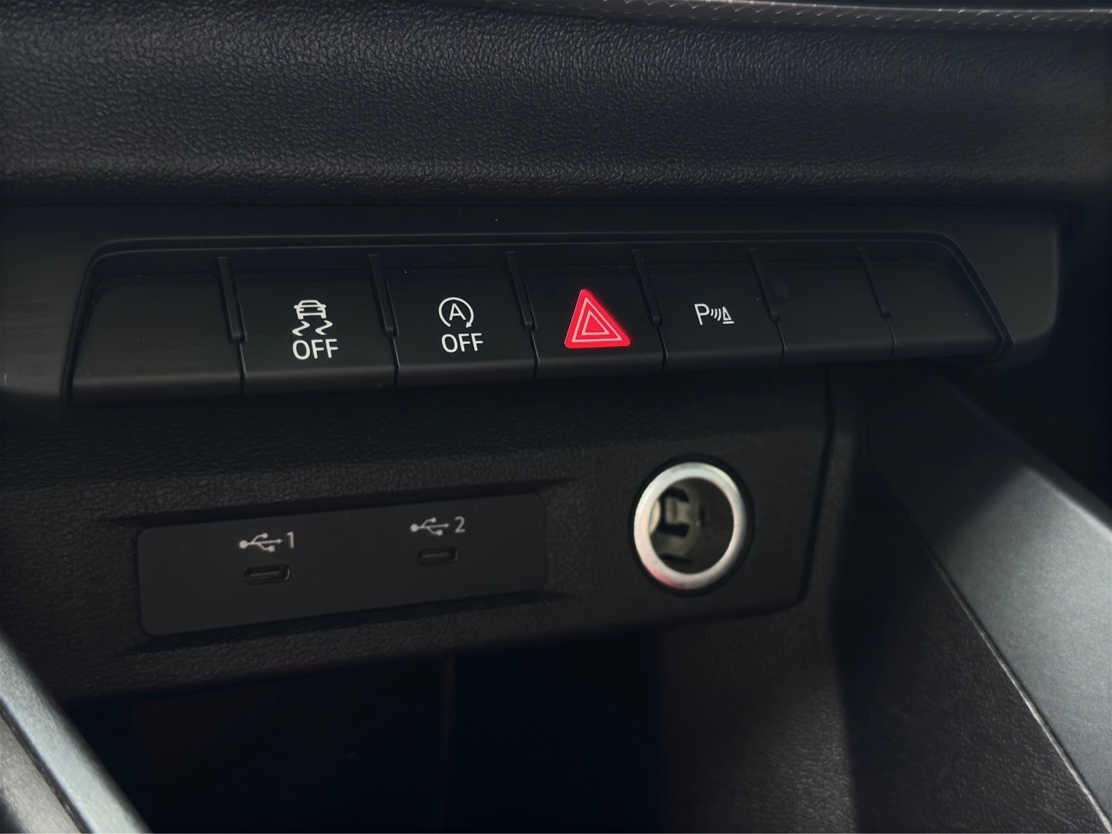AUDI A1 Sportback 30 TFSI Attraction S-tronic-image-16
