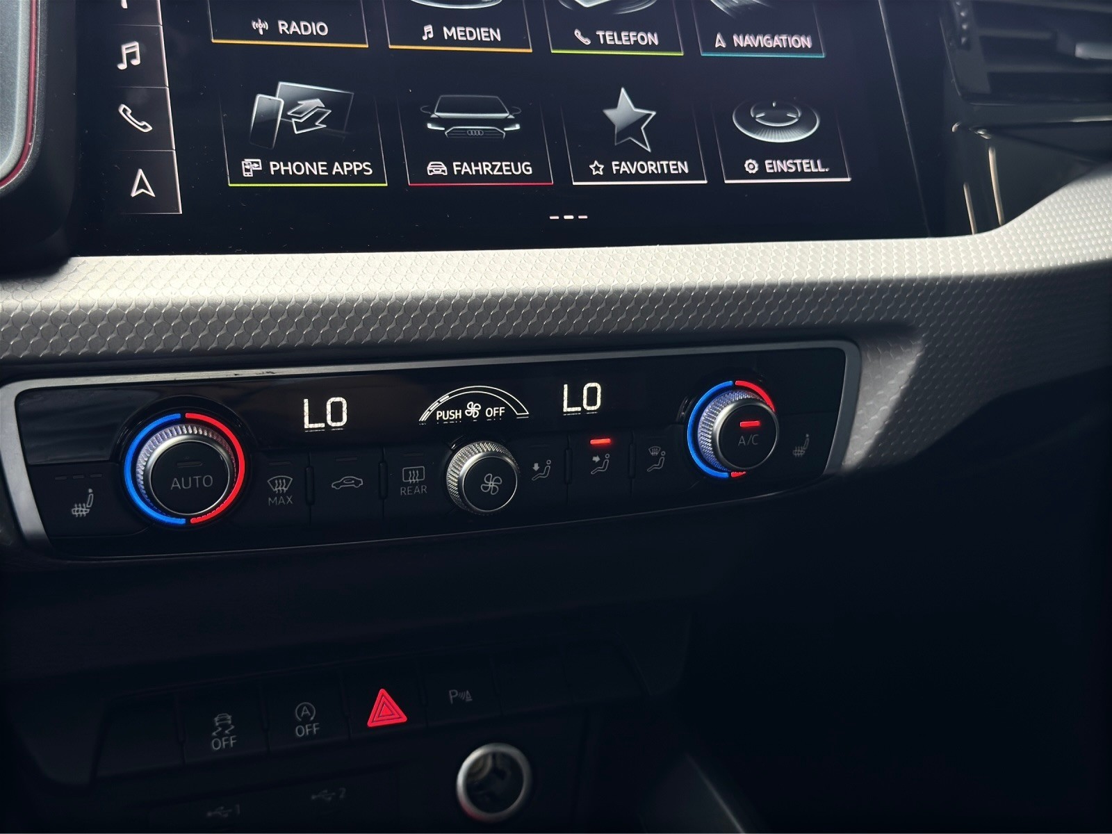 AUDI A1 Sportback 30 TFSI Attraction S-tronic-image-17