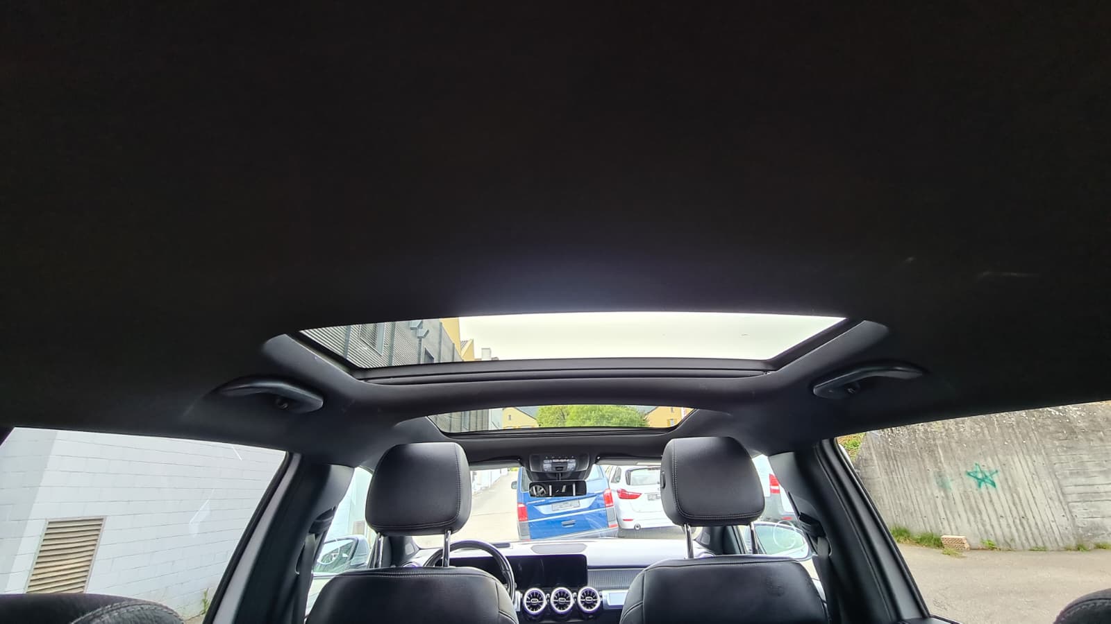 MERCEDES-BENZ GLB 220 d 4Matic Style 8G-Tronic ** Teil-Leder ** Gr-Navi ** RF-Kamera ** Anh-Kupplung ** Panorama-Glasdach ** Ab MFK & Service-image-21
