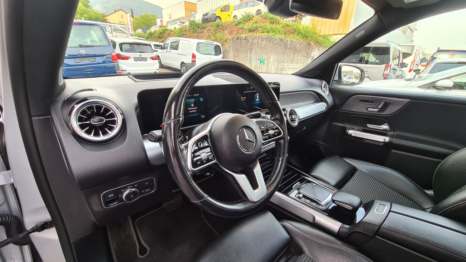 MERCEDES-BENZ GLB 220 d 4Matic Style 8G-Tronic ** Teil-Leder ** Gr-Navi ** RF-Kamera ** Anh-Kupplung ** Panorama-Glasdach ** Ab MFK & Service-image-17