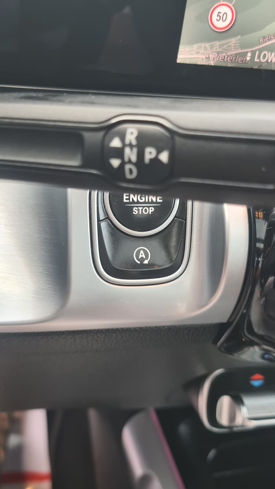 MERCEDES-BENZ GLB 220 d 4Matic Style 8G-Tronic ** Teil-Leder ** Gr-Navi ** RF-Kamera ** Anh-Kupplung ** Panorama-Glasdach ** Ab MFK & Service-image-13