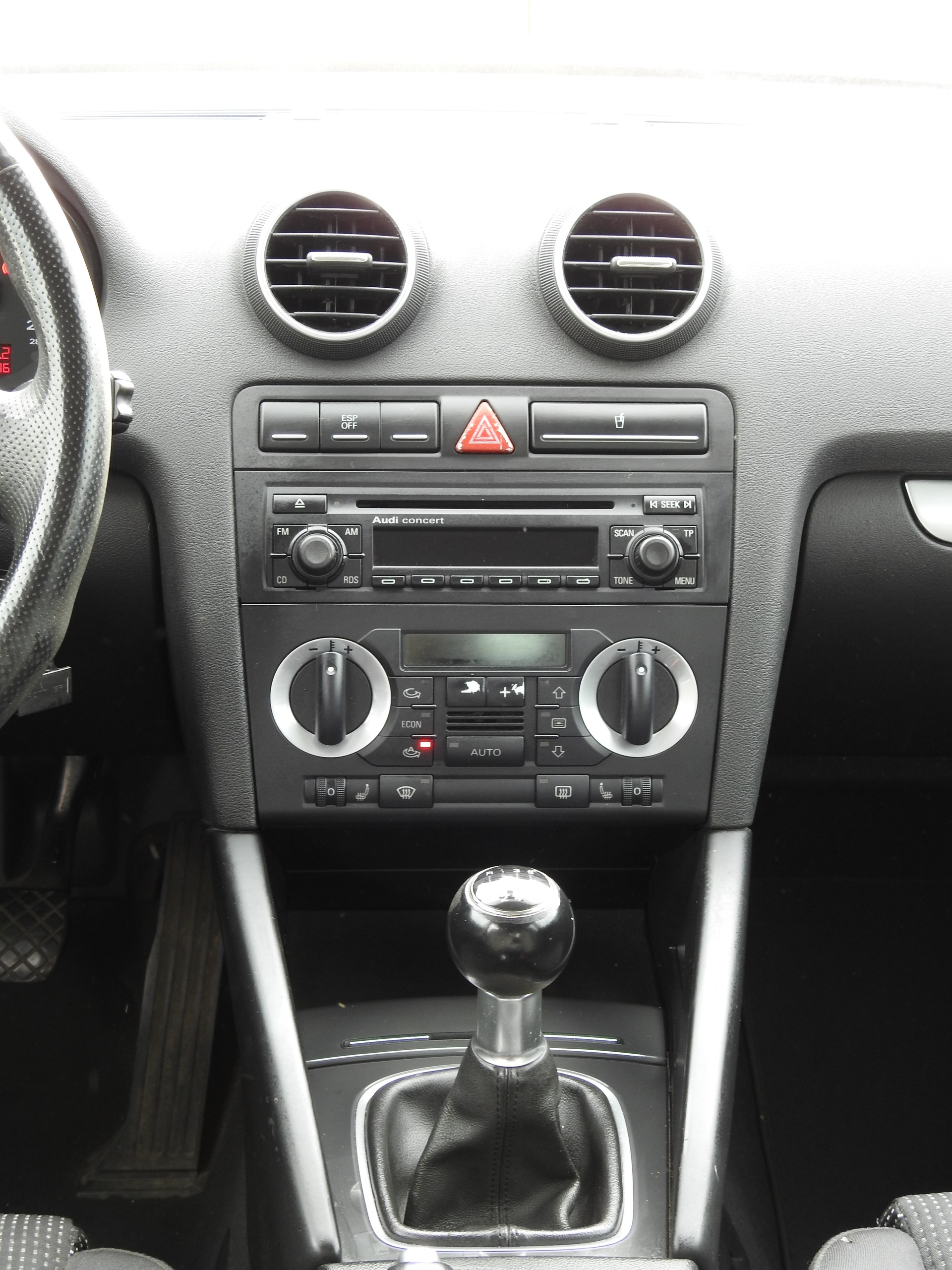 AUDI A3 2.0 Turbo FSI Ambition quattro-image-16