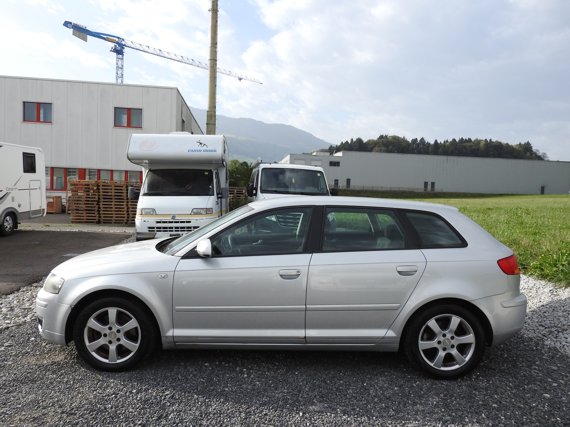 AUDI A3 2.0 Turbo FSI Ambition quattro-showroom-element-2