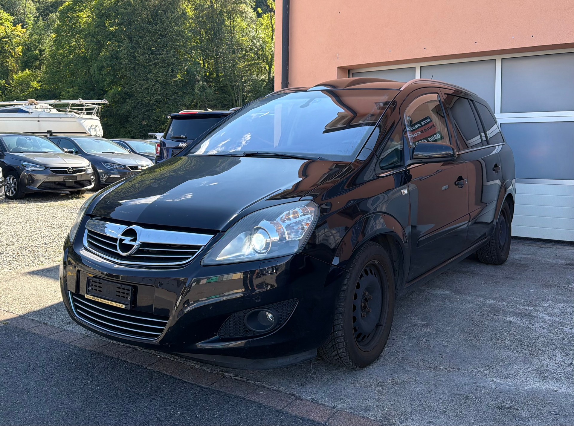 OPEL Zafira 2.2i 16V Cosmo 7 Places-image-1