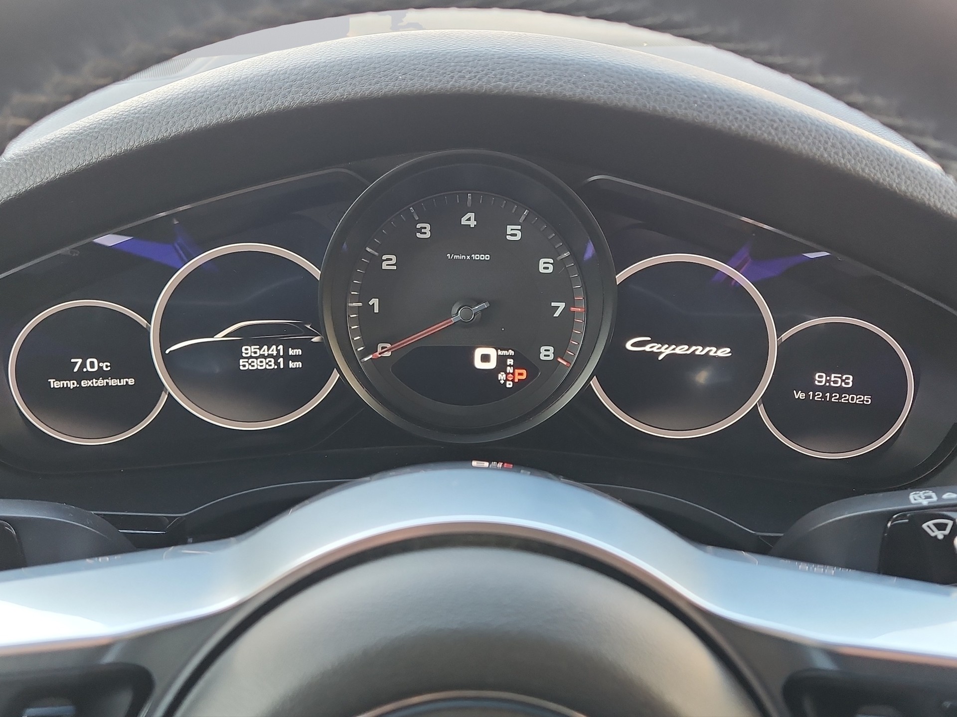 PORSCHE Cayenne-image-12