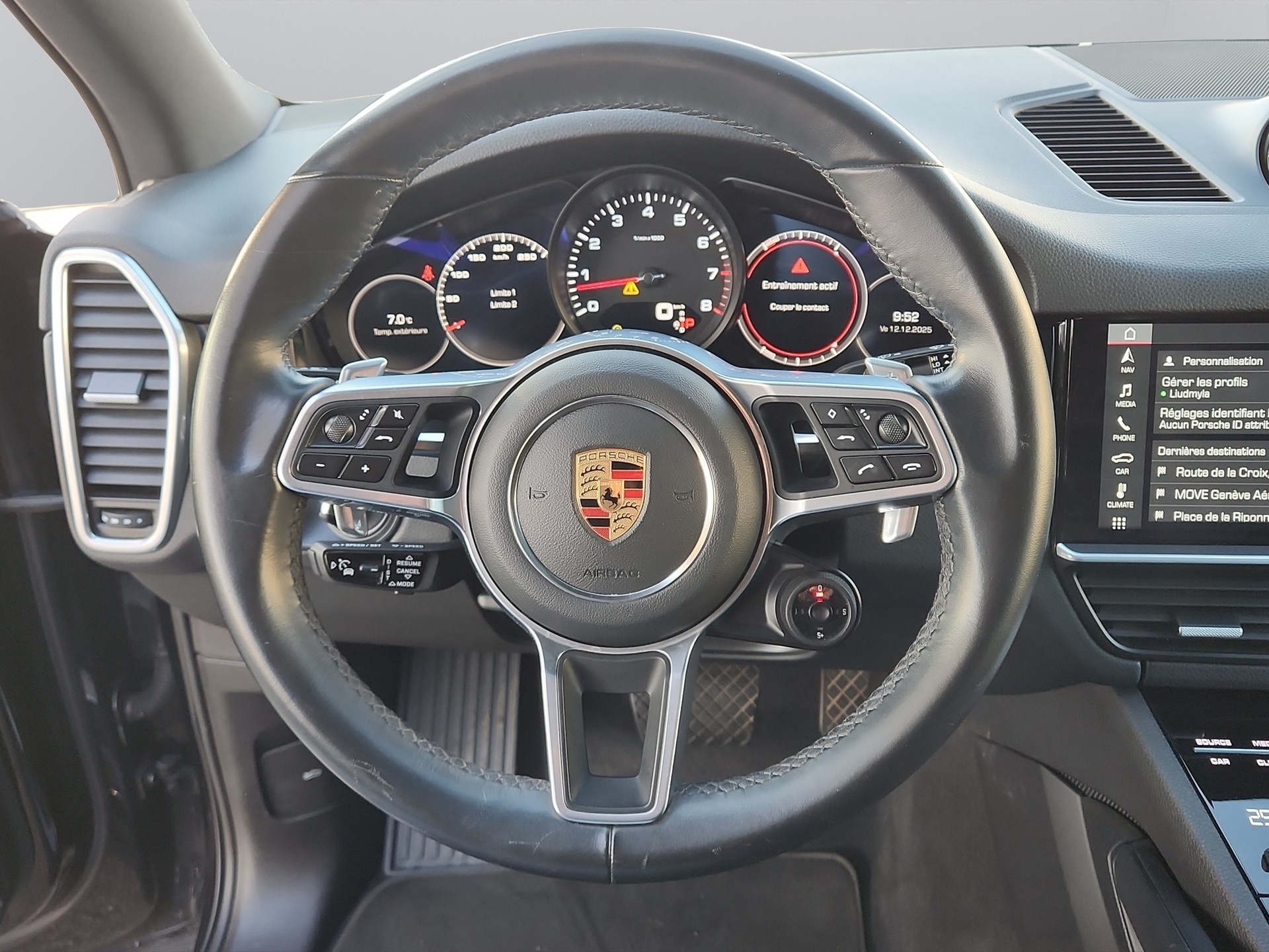 PORSCHE Cayenne-image-11