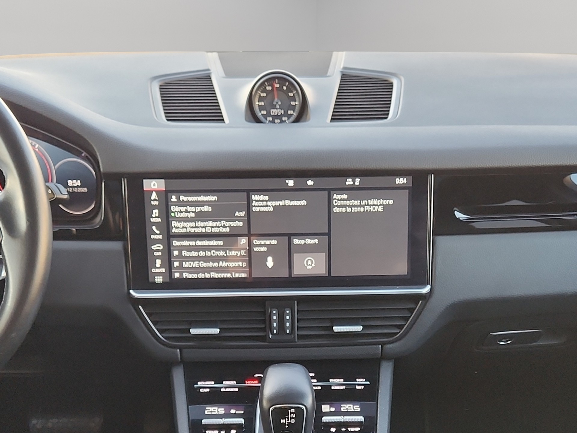 PORSCHE Cayenne-image-17