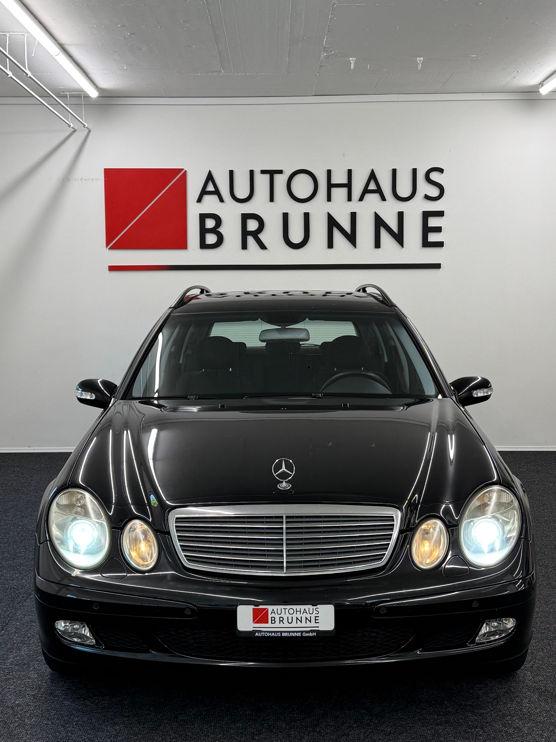 MERCEDES-BENZ E 200 Kompressor Classic-image-1