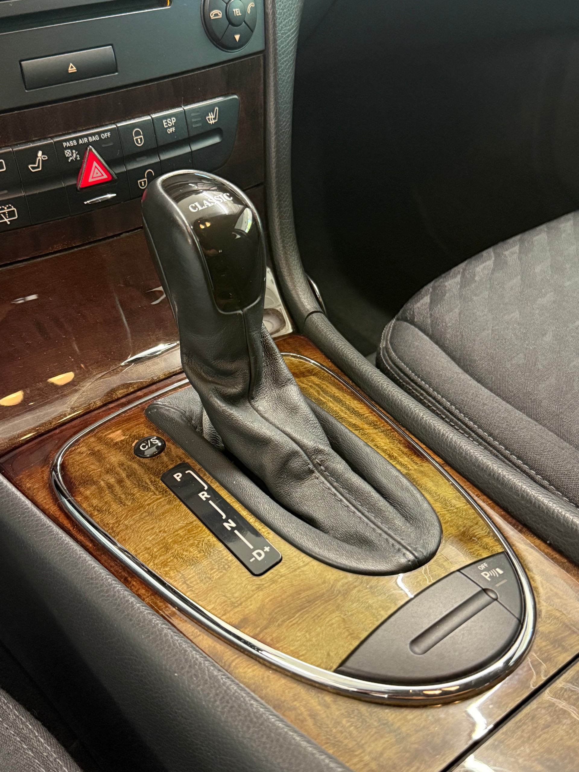 MERCEDES-BENZ E 200 Kompressor Classic-image-11