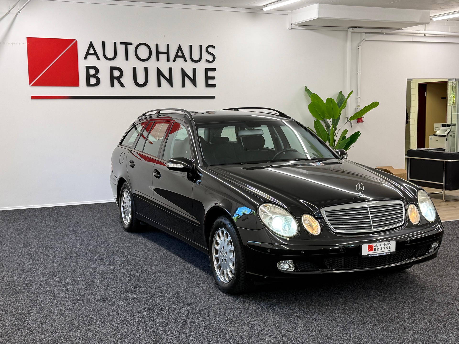 MERCEDES-BENZ E 200 Kompressor Classic-image-2