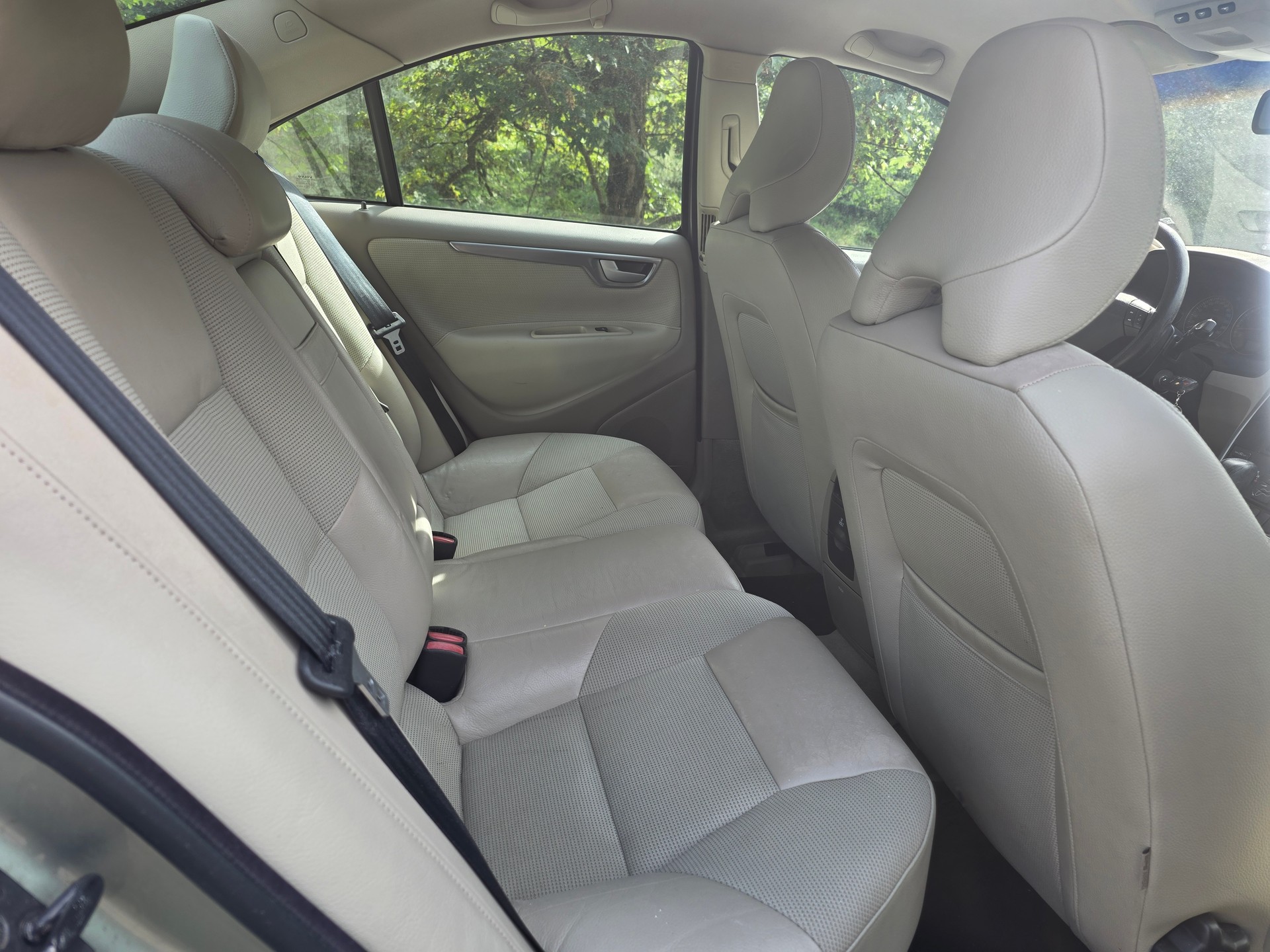 VOLVO S60 2.4 Momentum ☆☆☆ Inklusive frischer MFK ☆☆☆-image-8