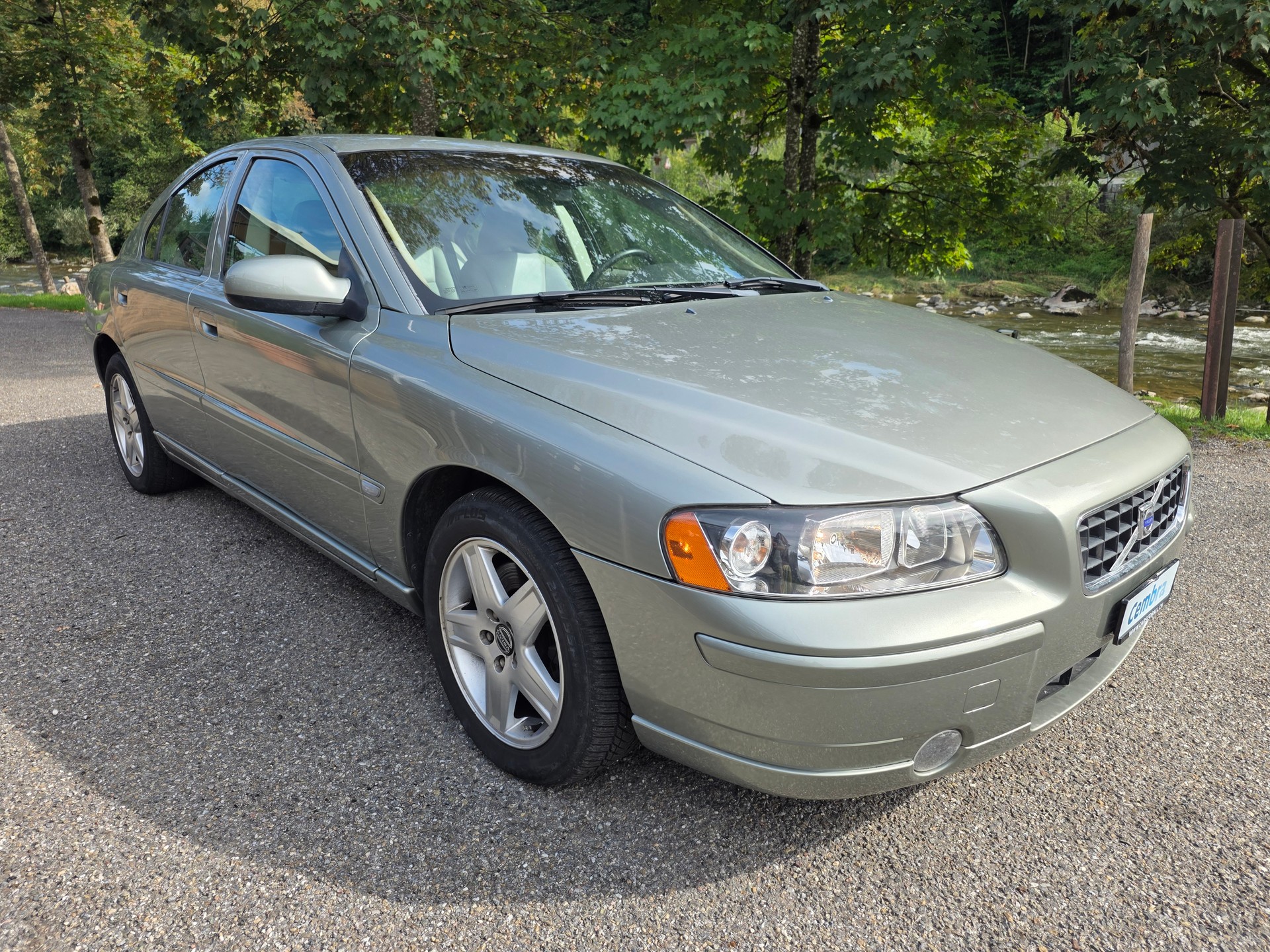 VOLVO S60 2.4 Momentum ☆☆☆ Inklusive frischer MFK ☆☆☆-image-0