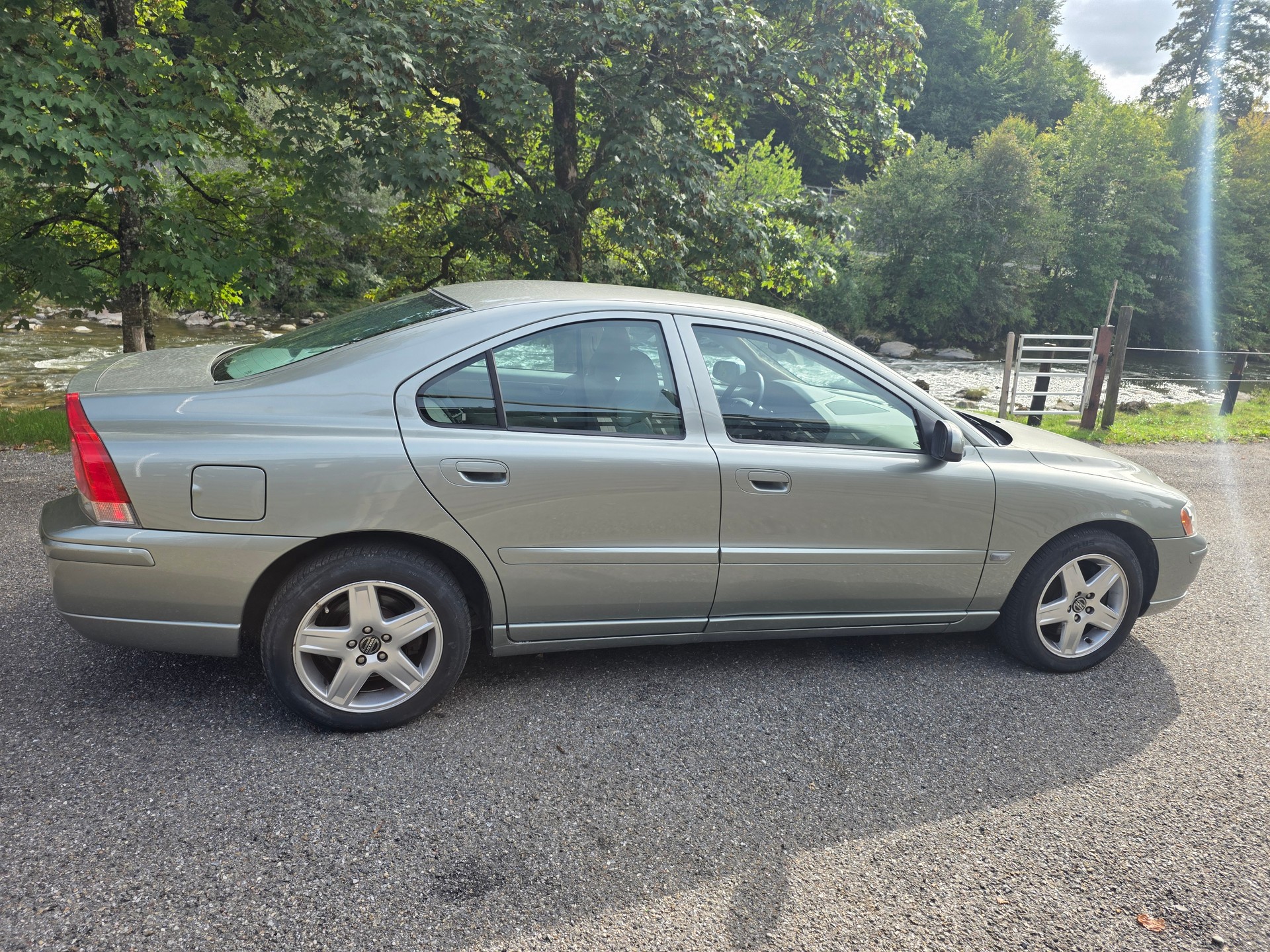 VOLVO S60 2.4 Momentum ☆☆☆ Inklusive frischer MFK ☆☆☆-image-2
